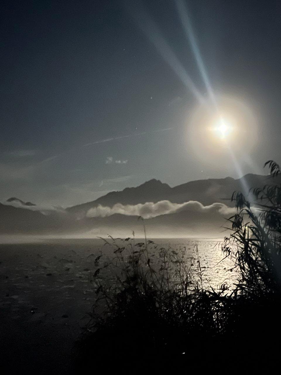 The Moon over Lechbruck am See, Deutschland — waxing gibbous, Lunar Day 11