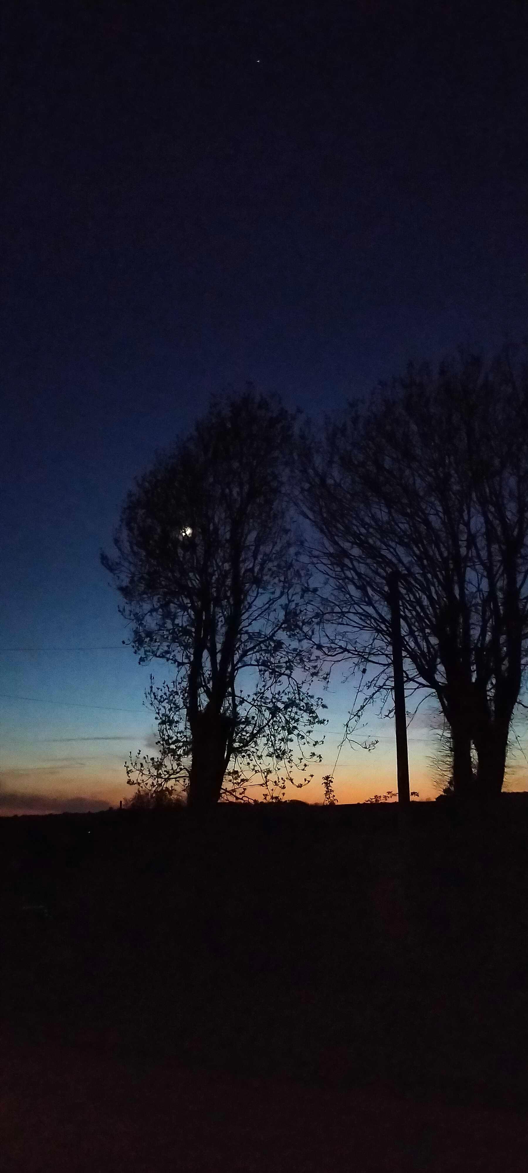The Moon over United Kingdom — waxing crescent, Lunar Day 3