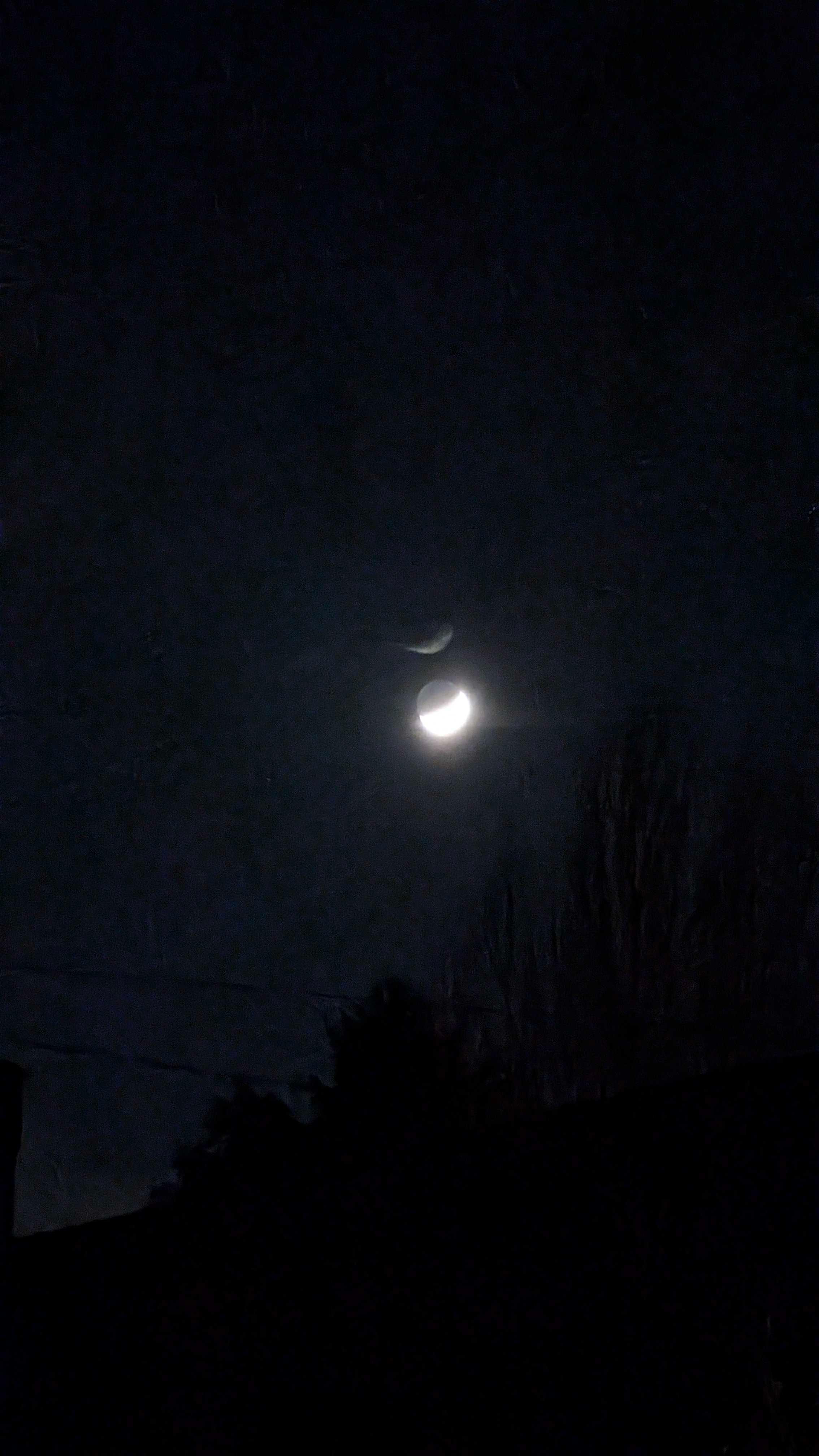 The Moon over United Kingdom — waxing crescent, Lunar Day 6
