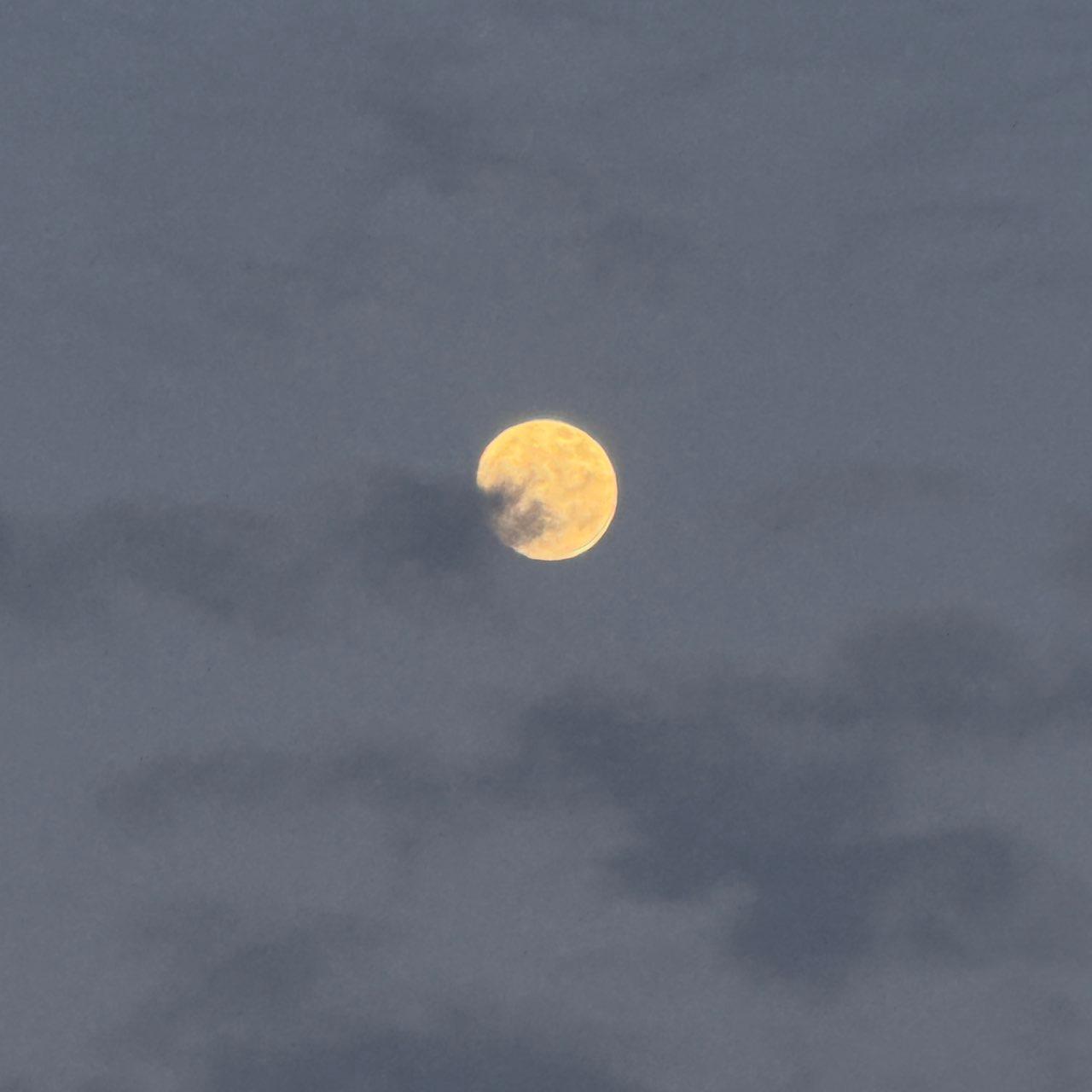 The Moon over Vignola, Italia — full moon, Lunar Day 14