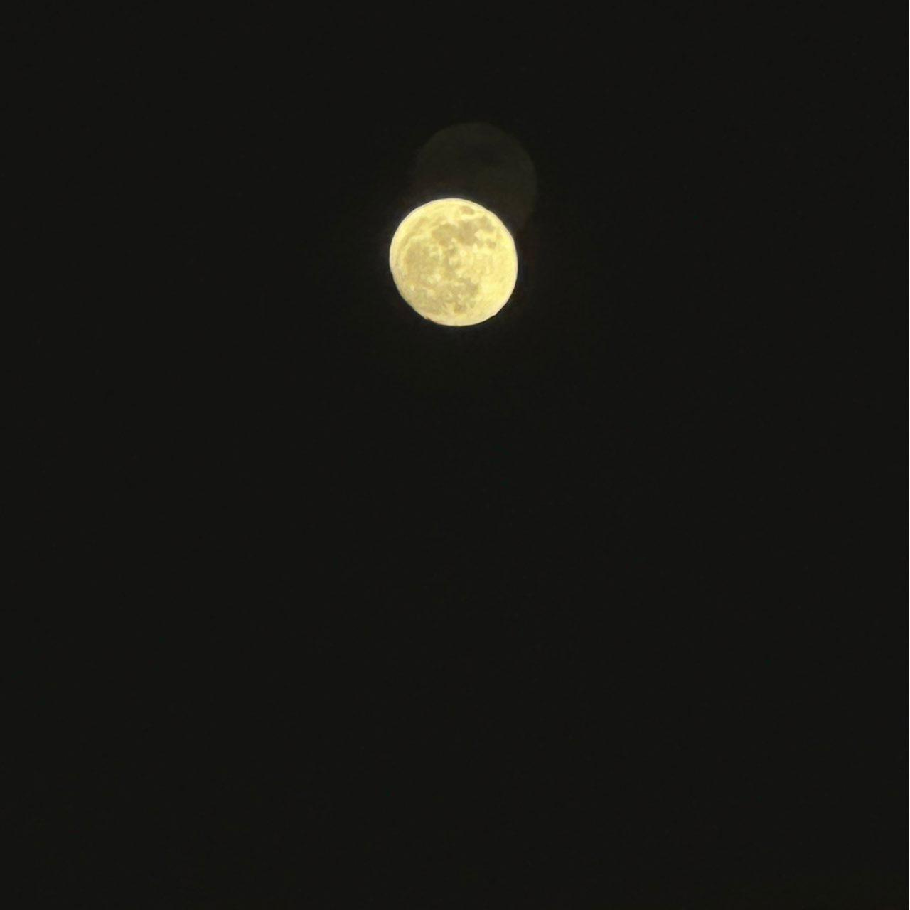 The Moon over Cabo San Lucas, México — waxing gibbous, Lunar Day 14