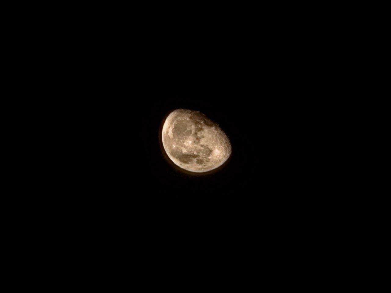 The Moon over Markham, Canada — waning gibbous, Lunar Day 20