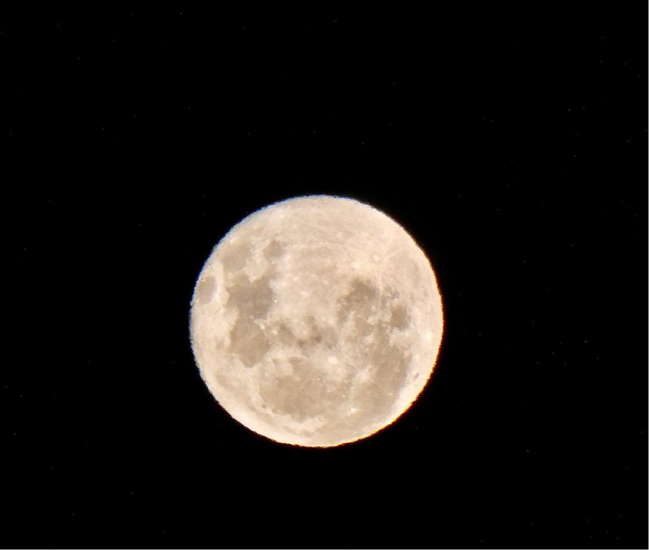 The Moon over Adelaide, Australia — full moon, Lunar Day 17