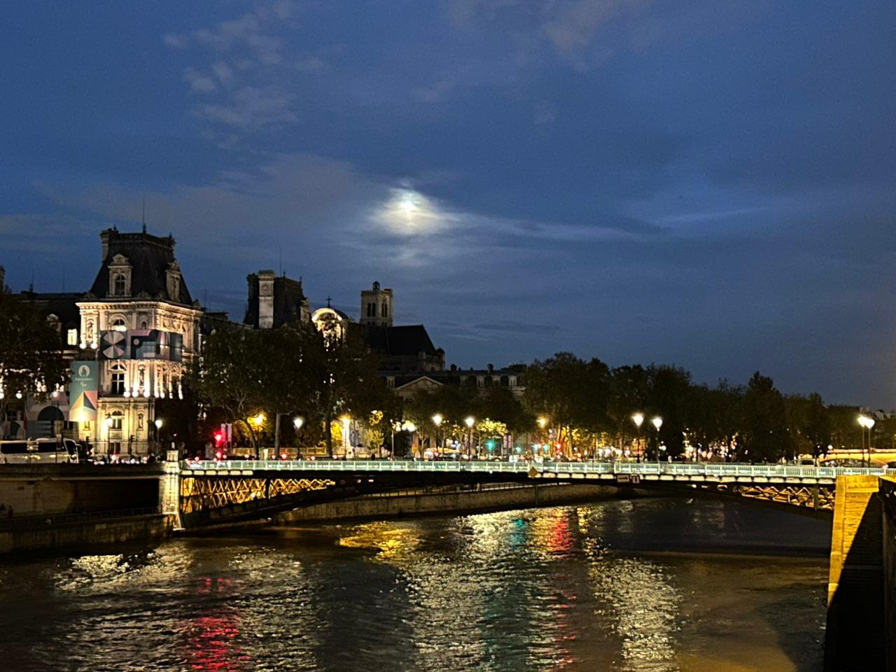 The Moon over Paris, France — full moon, Lunar Day 15