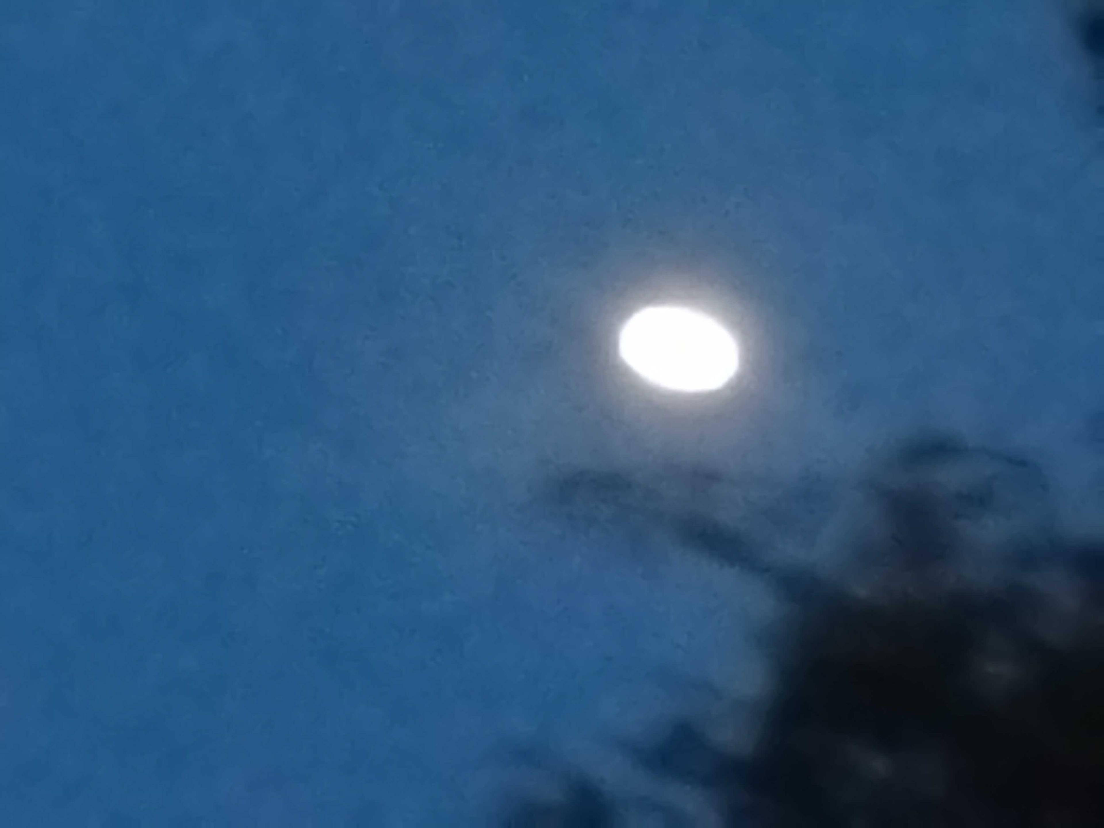 The Moon over United Kingdom — waxing gibbous, Lunar Day 12
