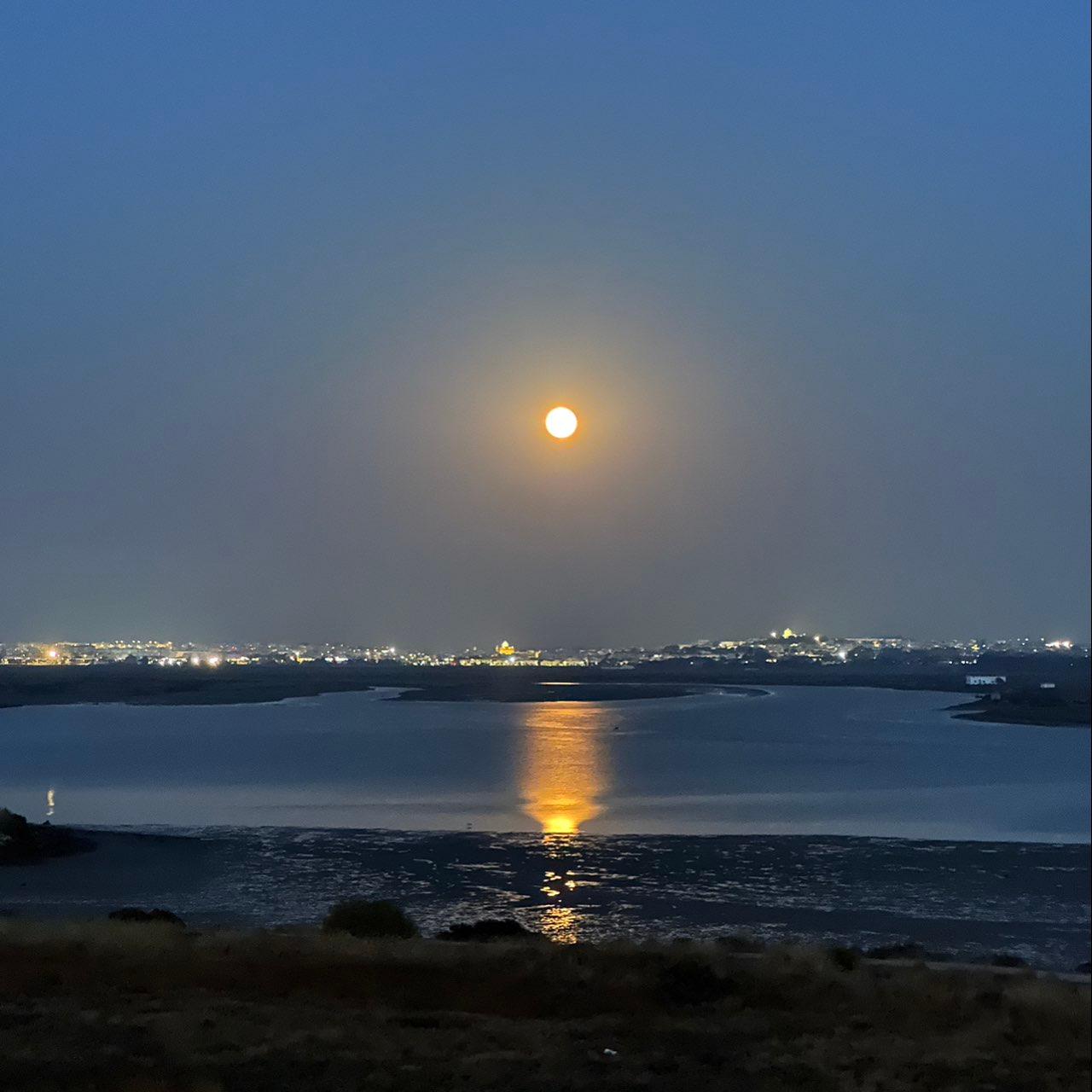 The Moon over San Fernando, España — full moon, Lunar Day 16