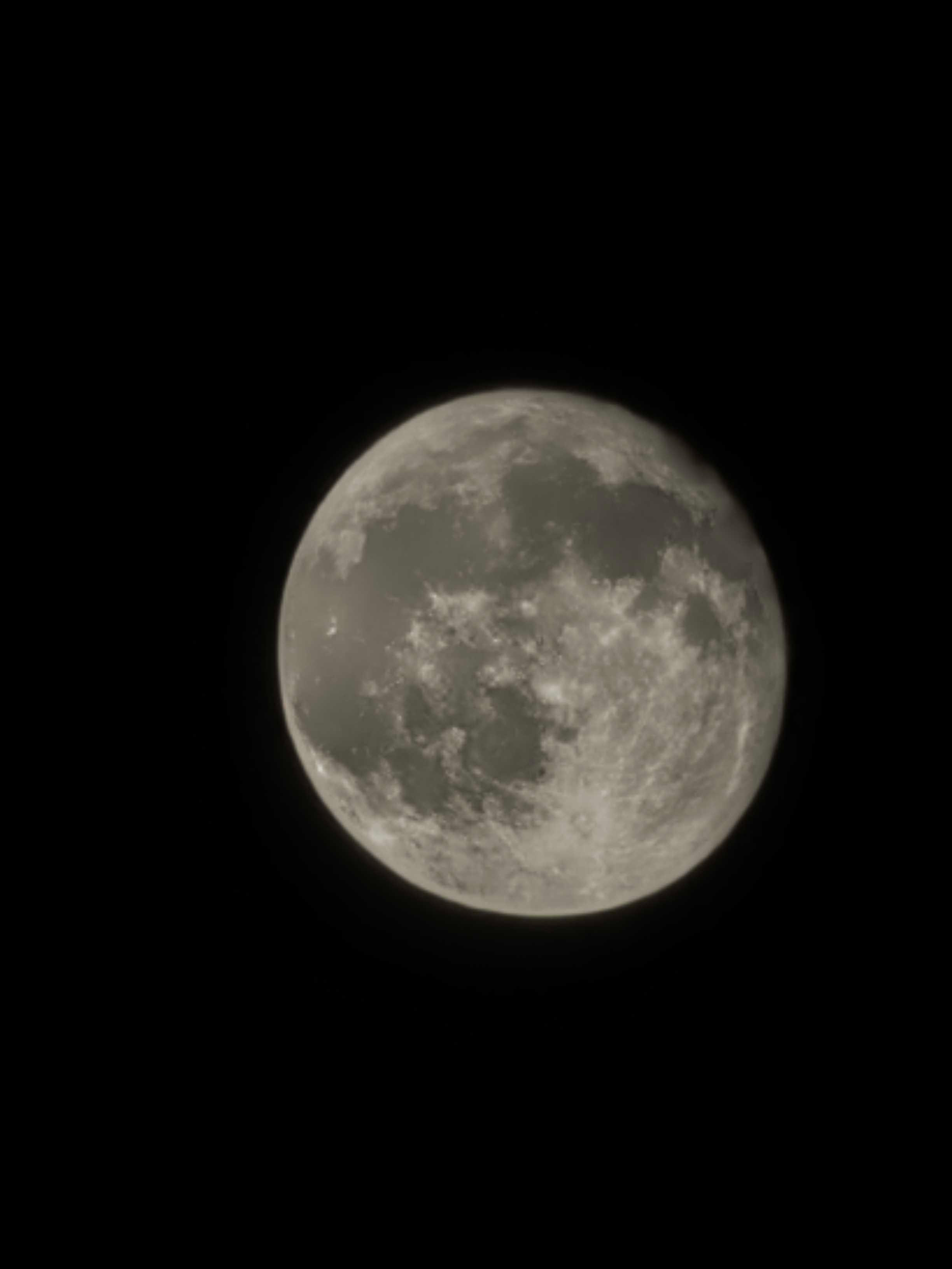 The Moon over Uhlstädt-Kirchhasel, Deutschland — full moon, Lunar Day 18
