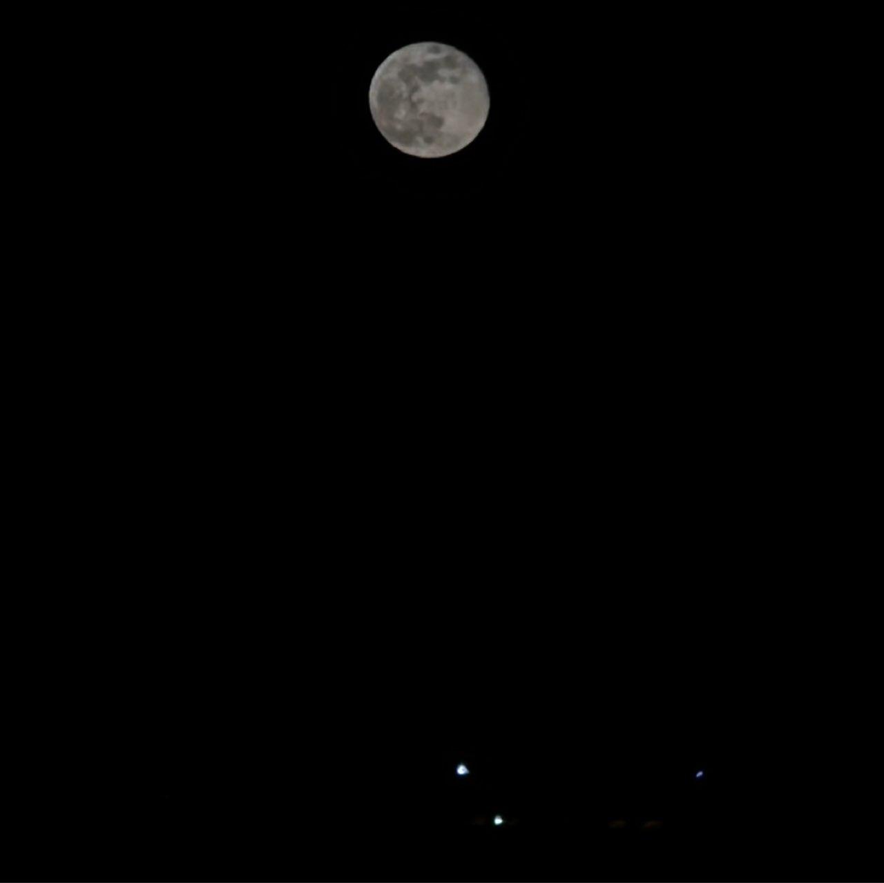 The Moon over Farmers Branch, Estados Unidos — full moon, Lunar Day 16