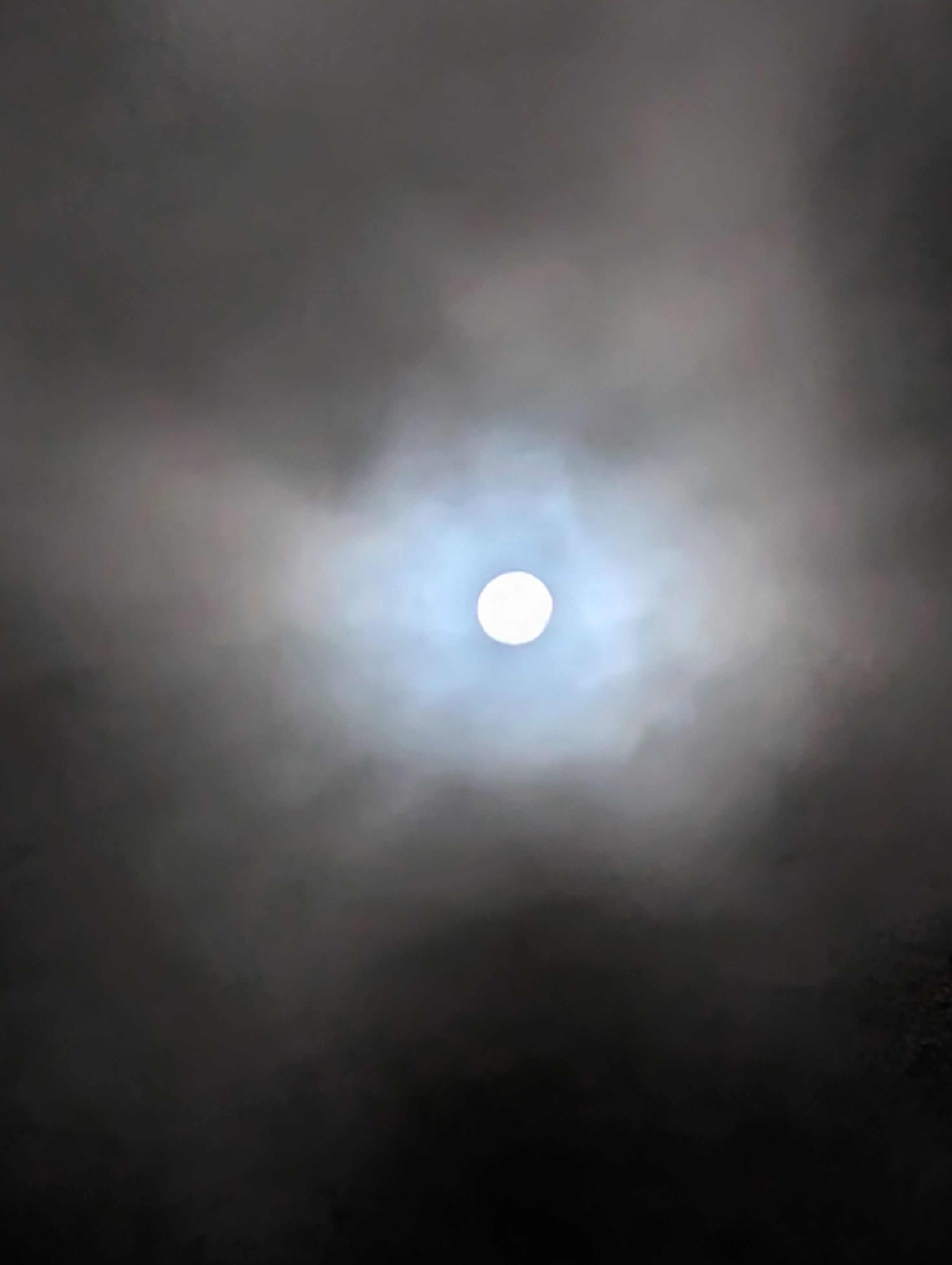 The Moon over United Kingdom — full moon, Lunar Day 17