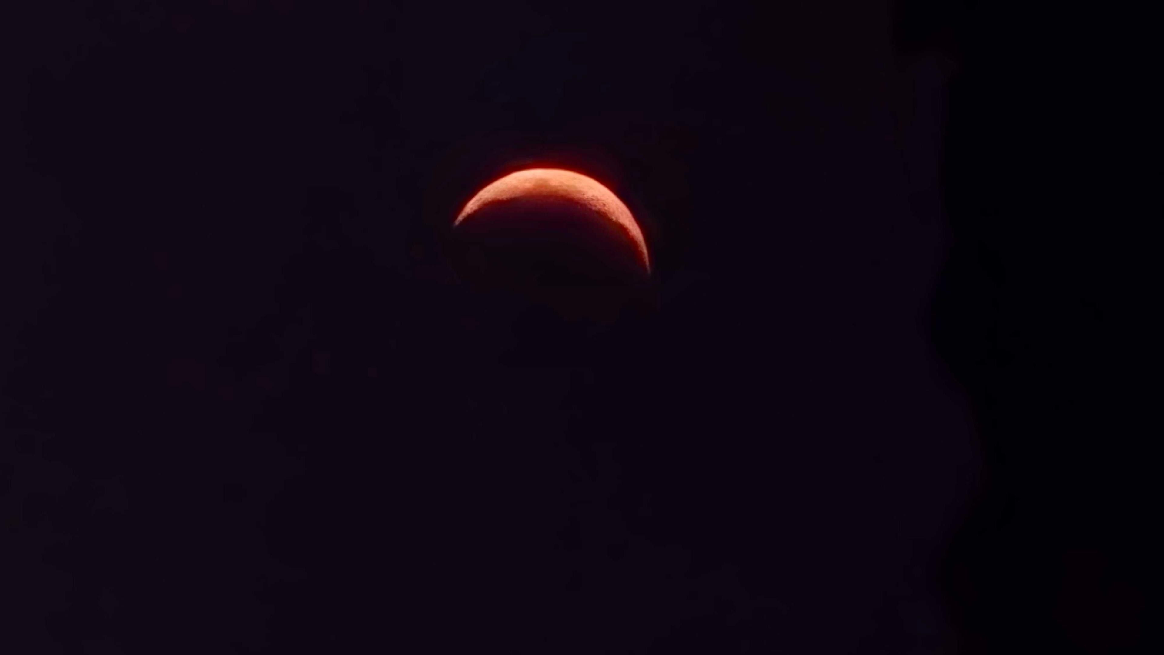 The Moon over United Kingdom — waxing crescent, Lunar Day 4