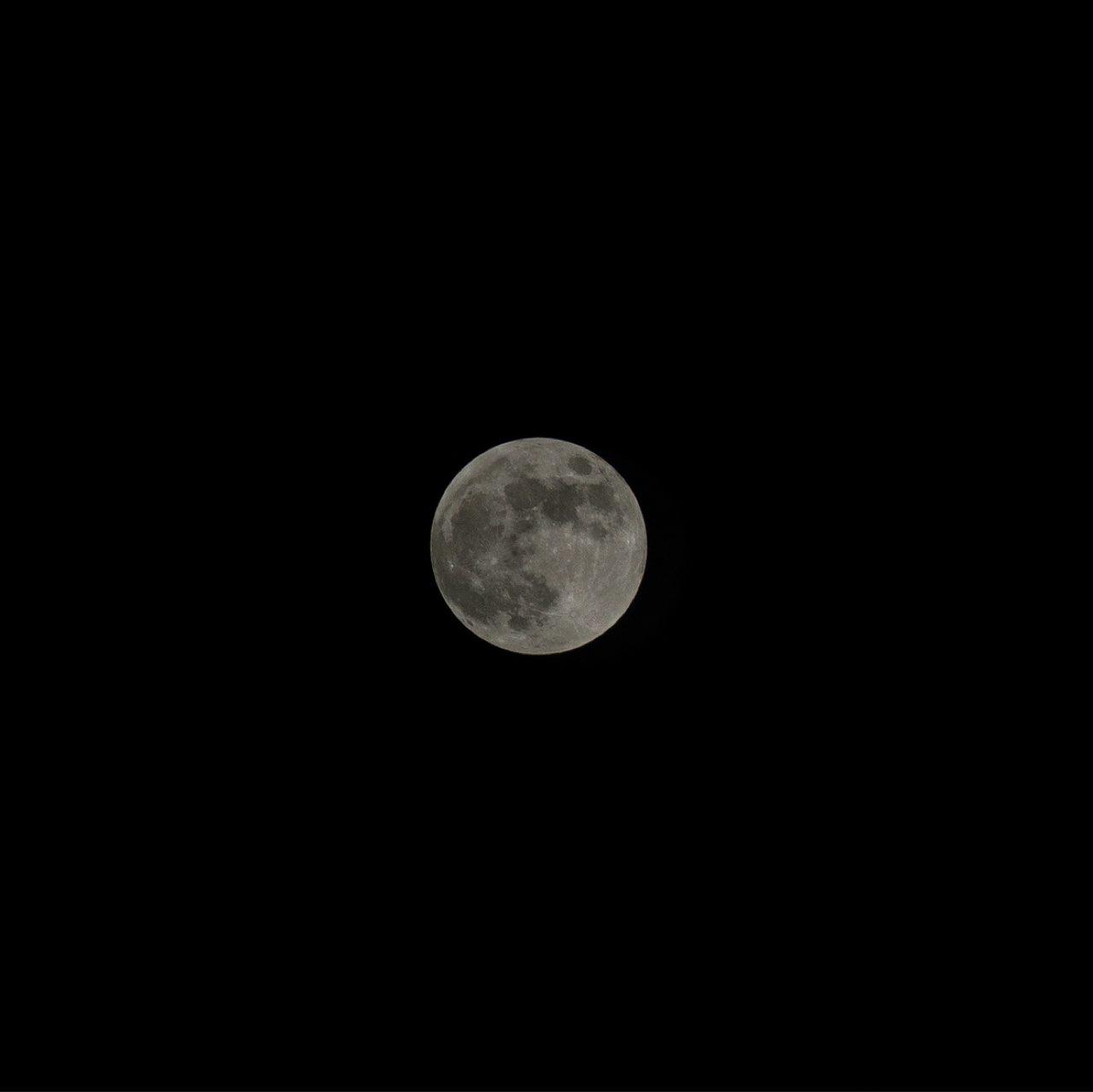 The Moon over Oakville, Canada — full moon, Lunar Day 15