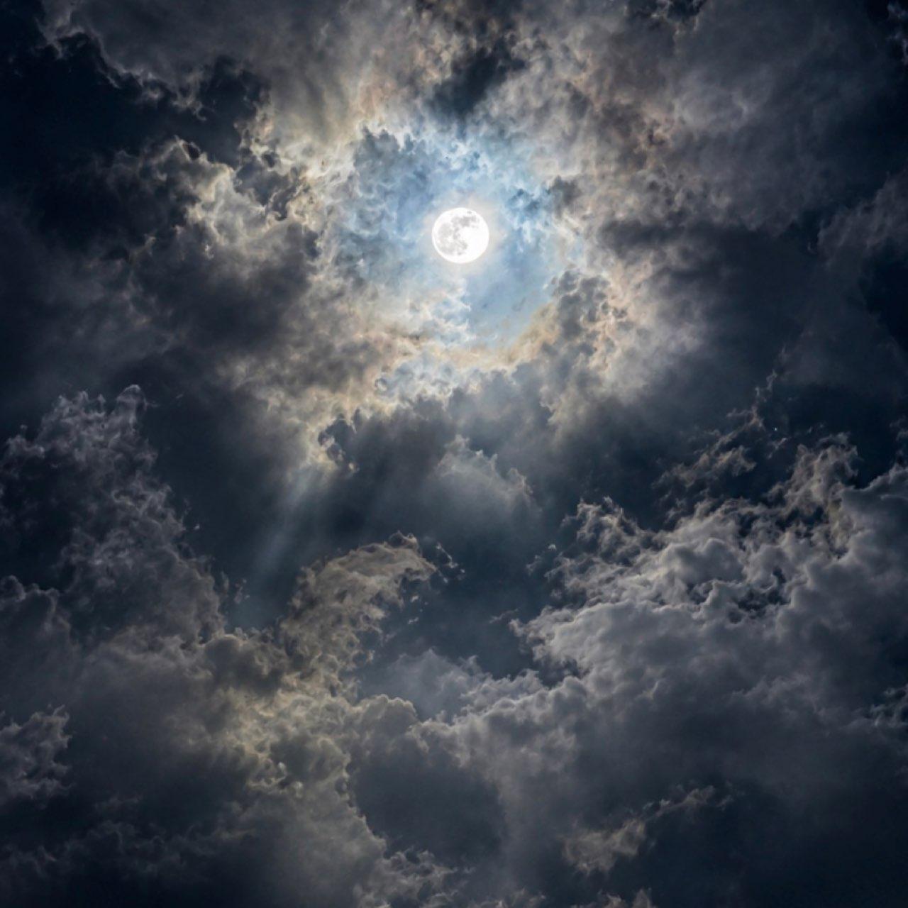 The Moon over Colorado Springs, United States — waning gibbous, Lunar Day 19