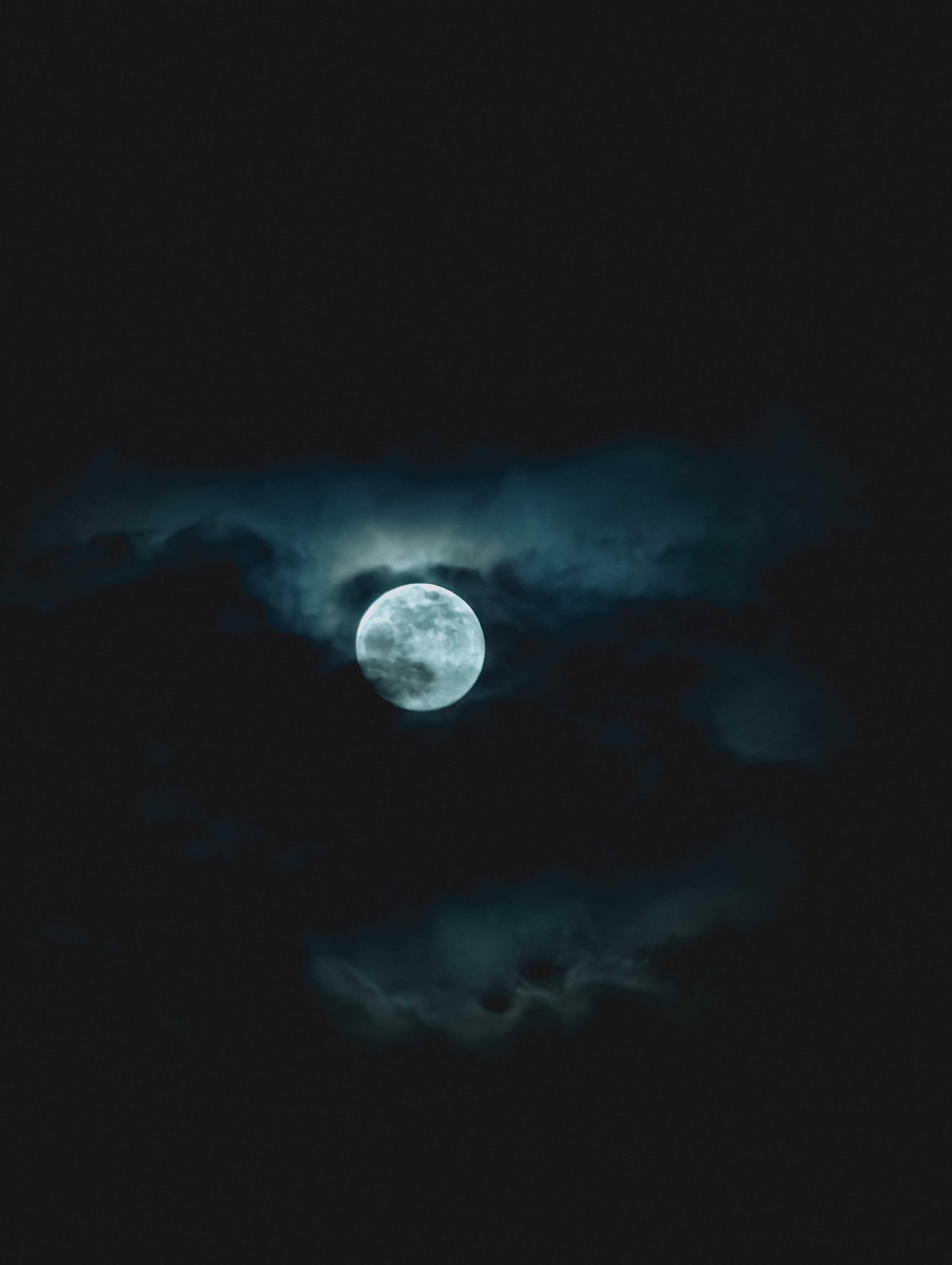 The Moon over Schoten, België — full moon, Lunar Day 14