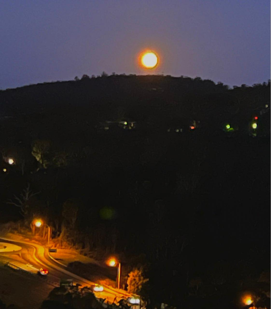 The Moon over Hugh, Australia — full moon, Lunar Day 17