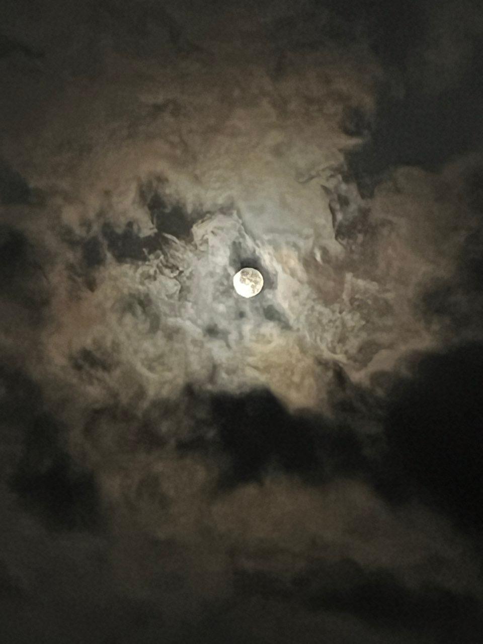 The Moon over Lingenfeld, Deutschland — full moon, Lunar Day 16