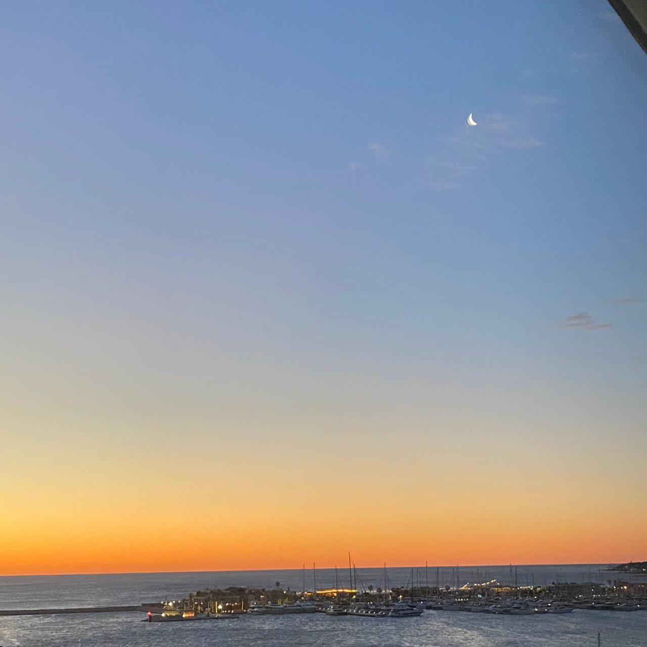 The Moon over Denia, España — waning crescent, Lunar Day 26