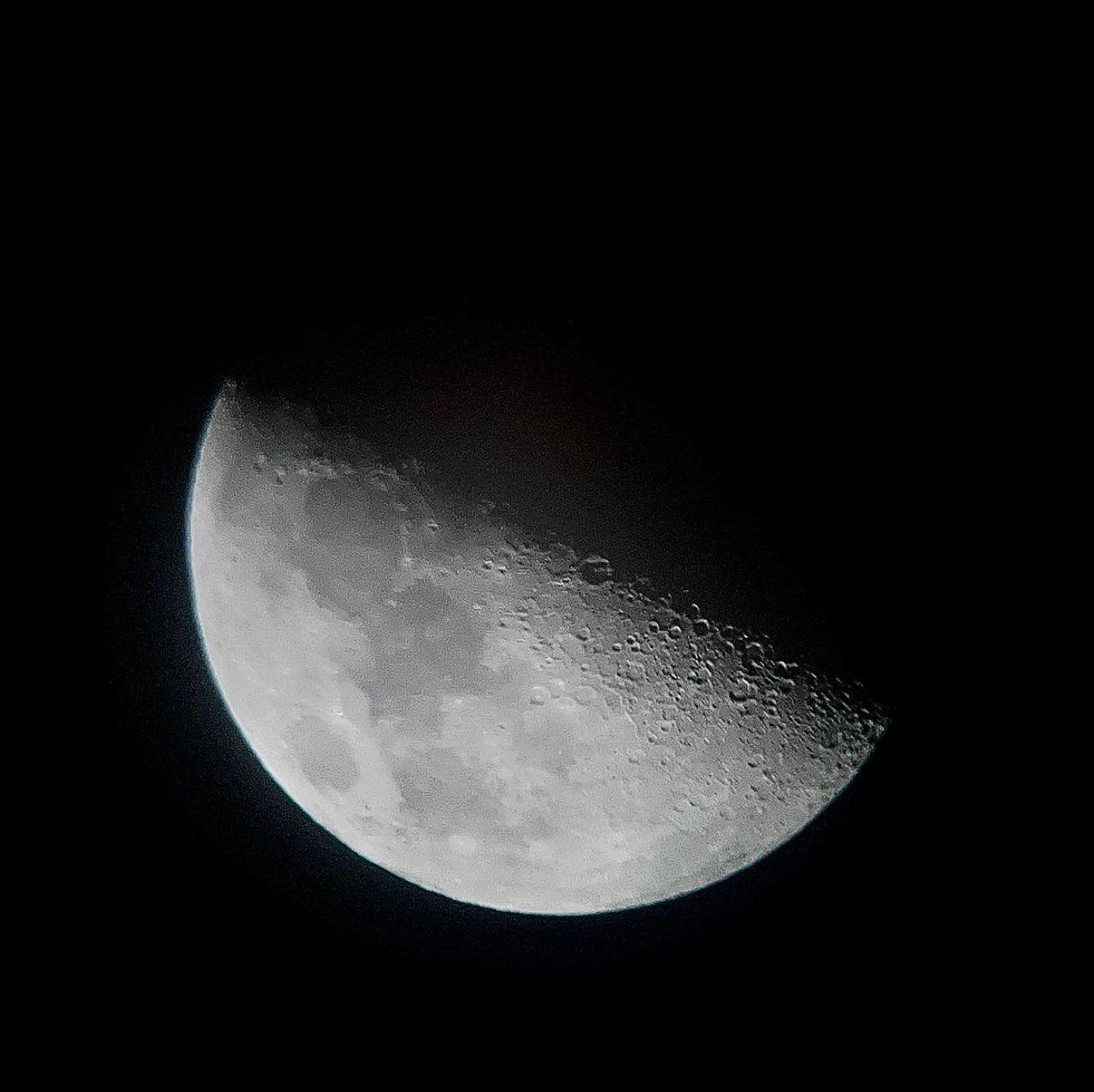 The Moon over Lebanon — first quarter, Lunar Day 8