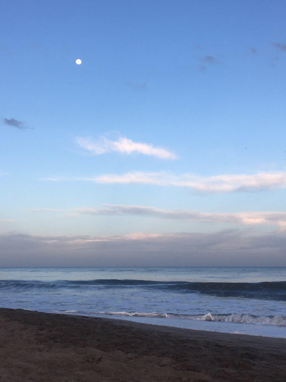 The Moon over Pinamar, Argentina — waxing gibbous, Lunar Day 13