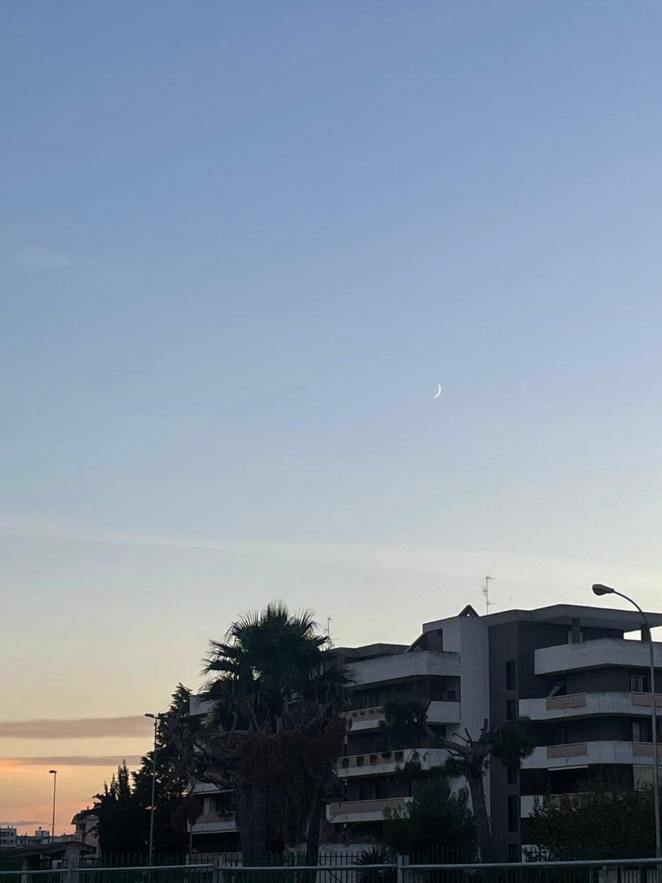 The Moon over Bari, Italy — waxing crescent, Lunar Day 4