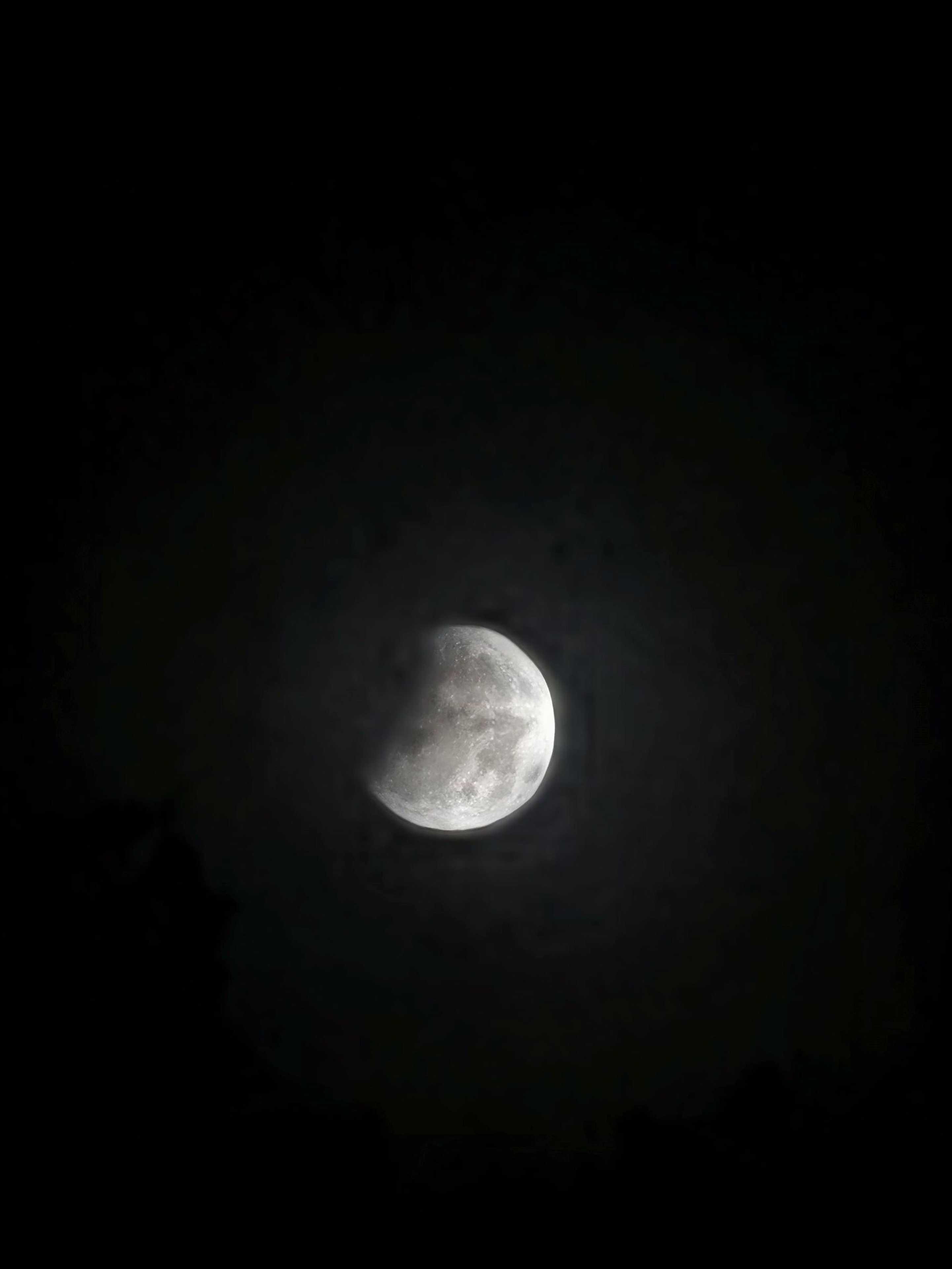 The Moon over León, España — full moon, Lunar Day 16