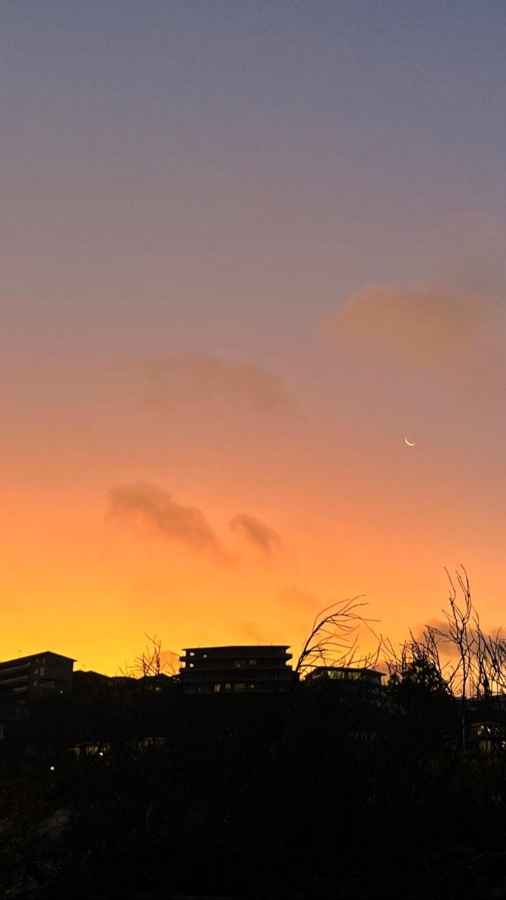 The Moon over Manly, Australia — waxing crescent, Lunar Day 3