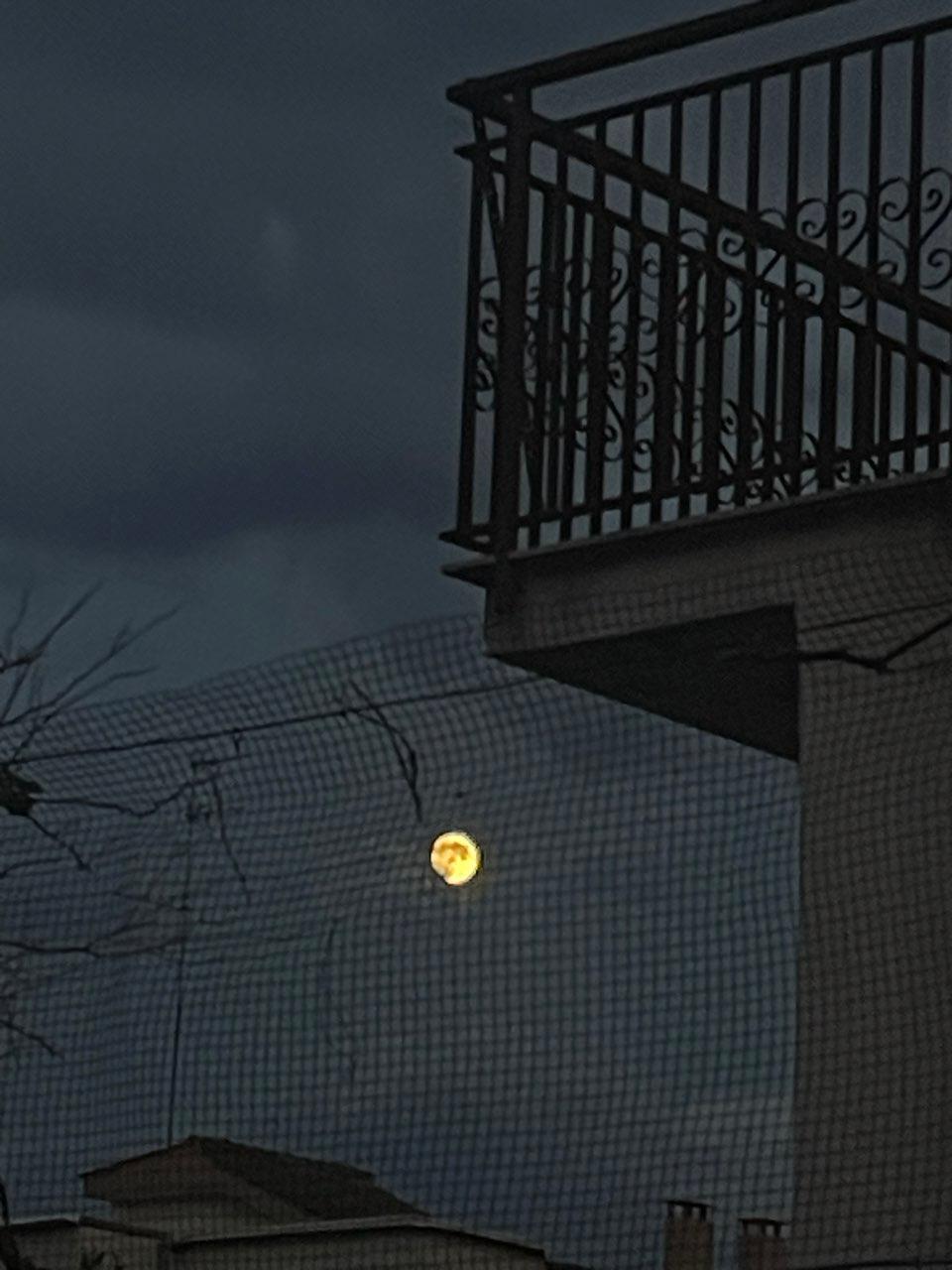 The Moon over Bari, Italy — waxing gibbous, Lunar Day 14