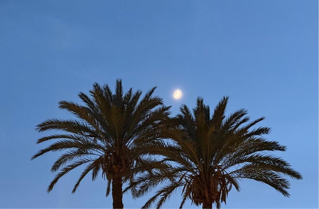 The Moon over Murcia, España — waxing crescent, Lunar Day 6