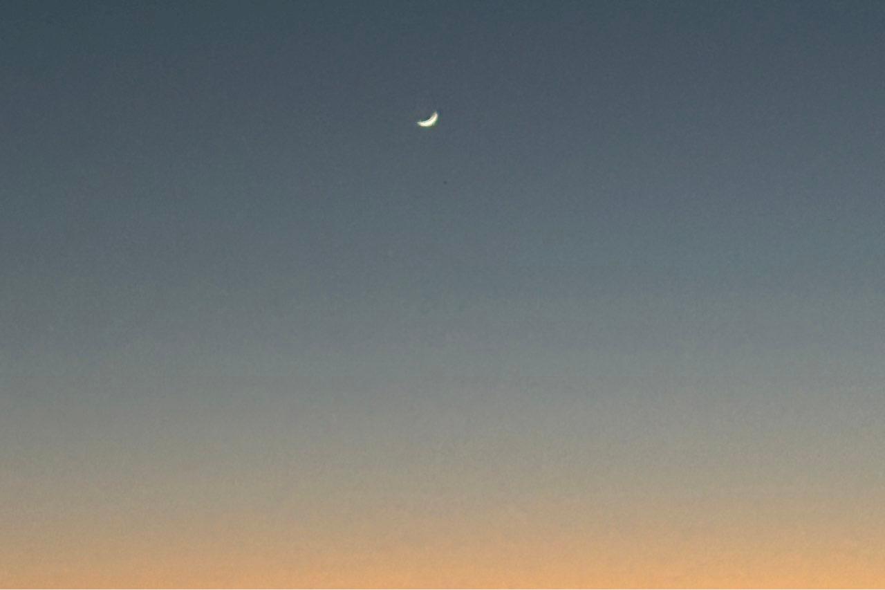 The Moon over Cabo San Lucas, México — waxing crescent, Lunar Day 3