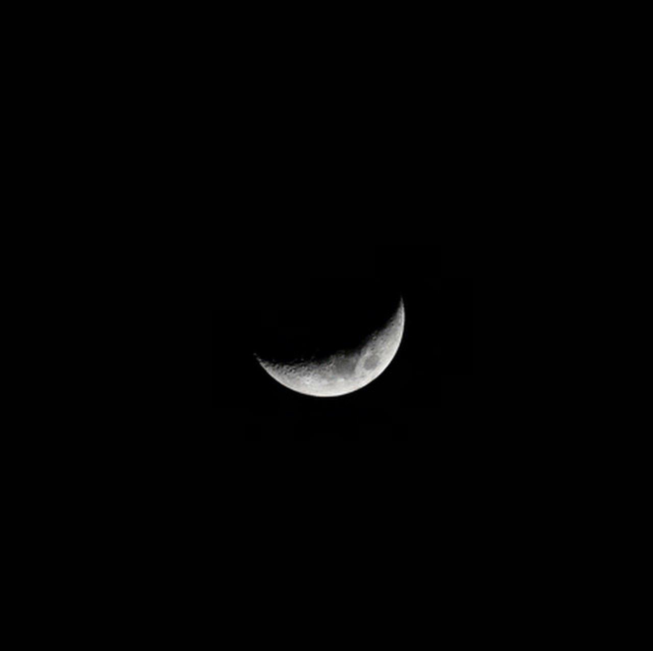 The Moon over Pineda de Mar, España — waxing crescent, Lunar Day 5