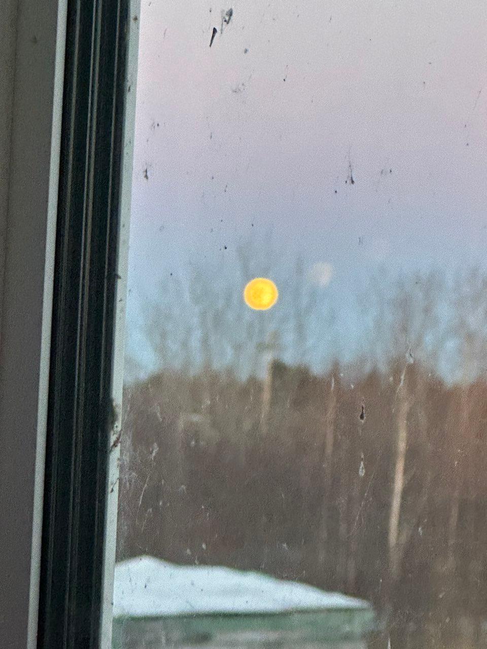 The Moon over Division #22, Unorganized, Canada — full moon, Lunar Day 16
