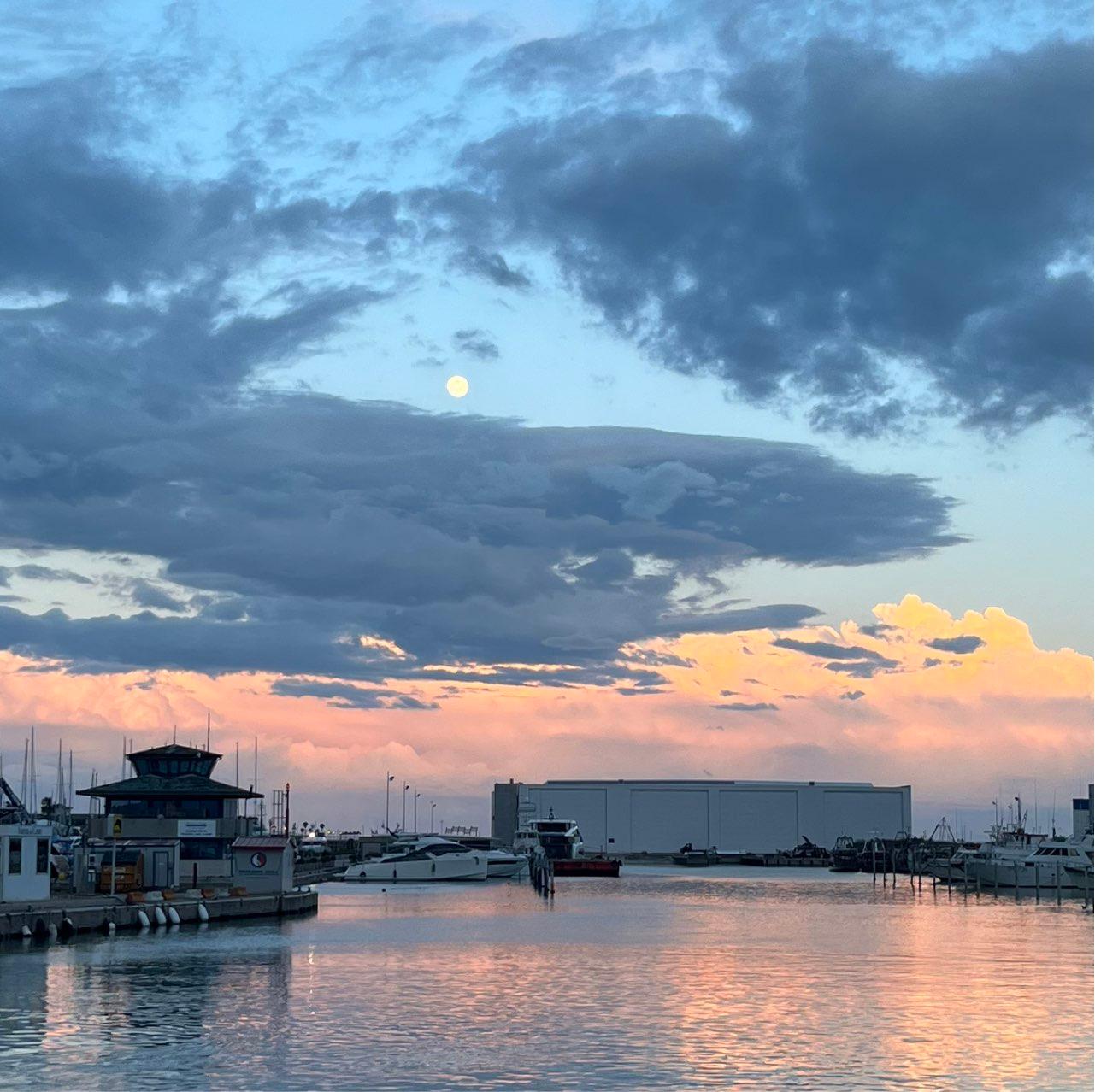 The Moon over Fano, Italia — full moon, Lunar Day 15