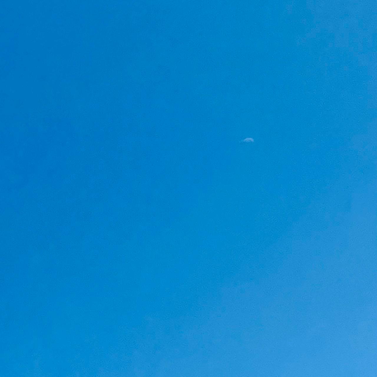 The Moon over Sagunto, España — waxing crescent, Lunar Day 6