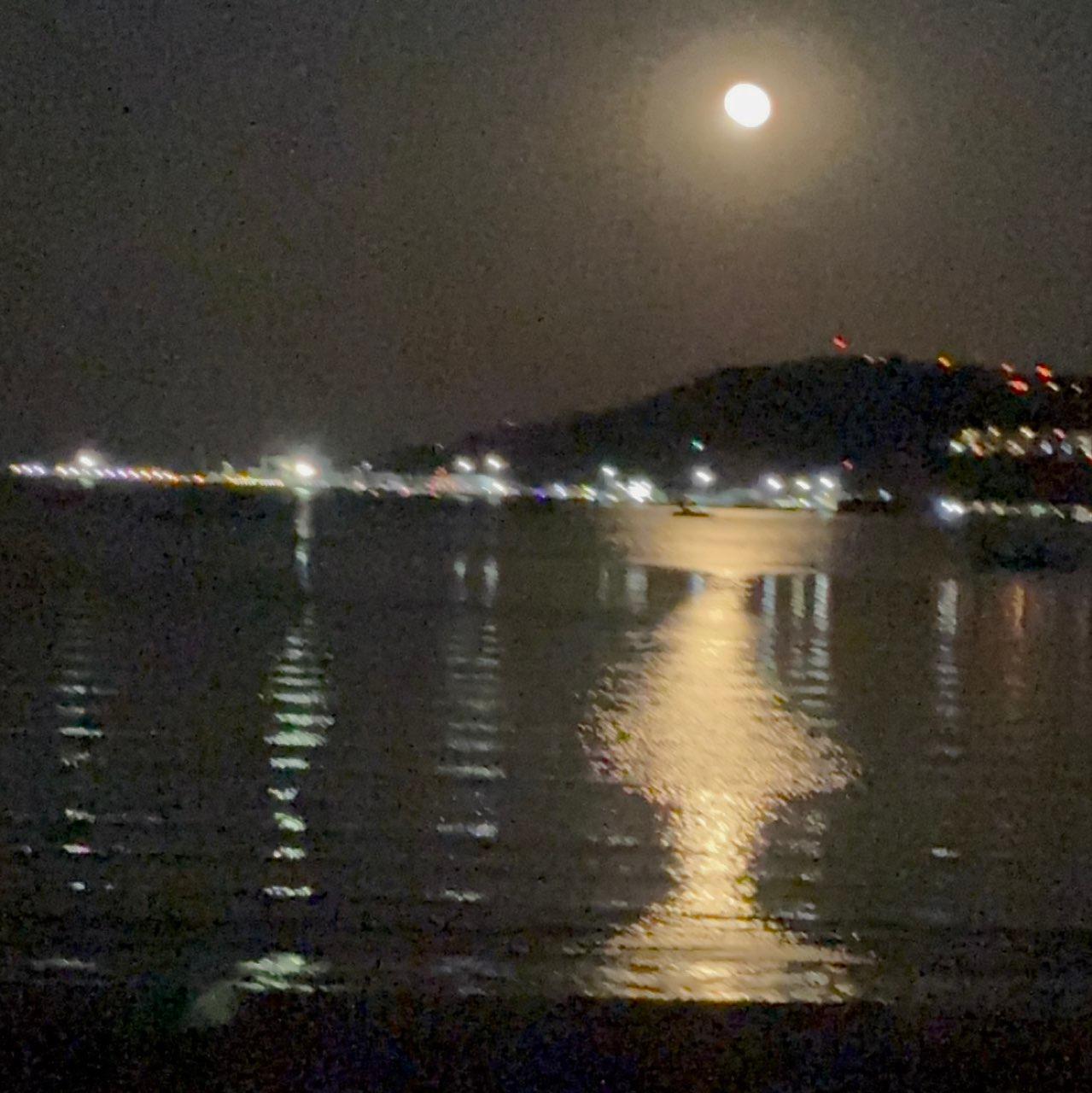 The Moon over Weymouth, United Kingdom — full moon, Lunar Day 16