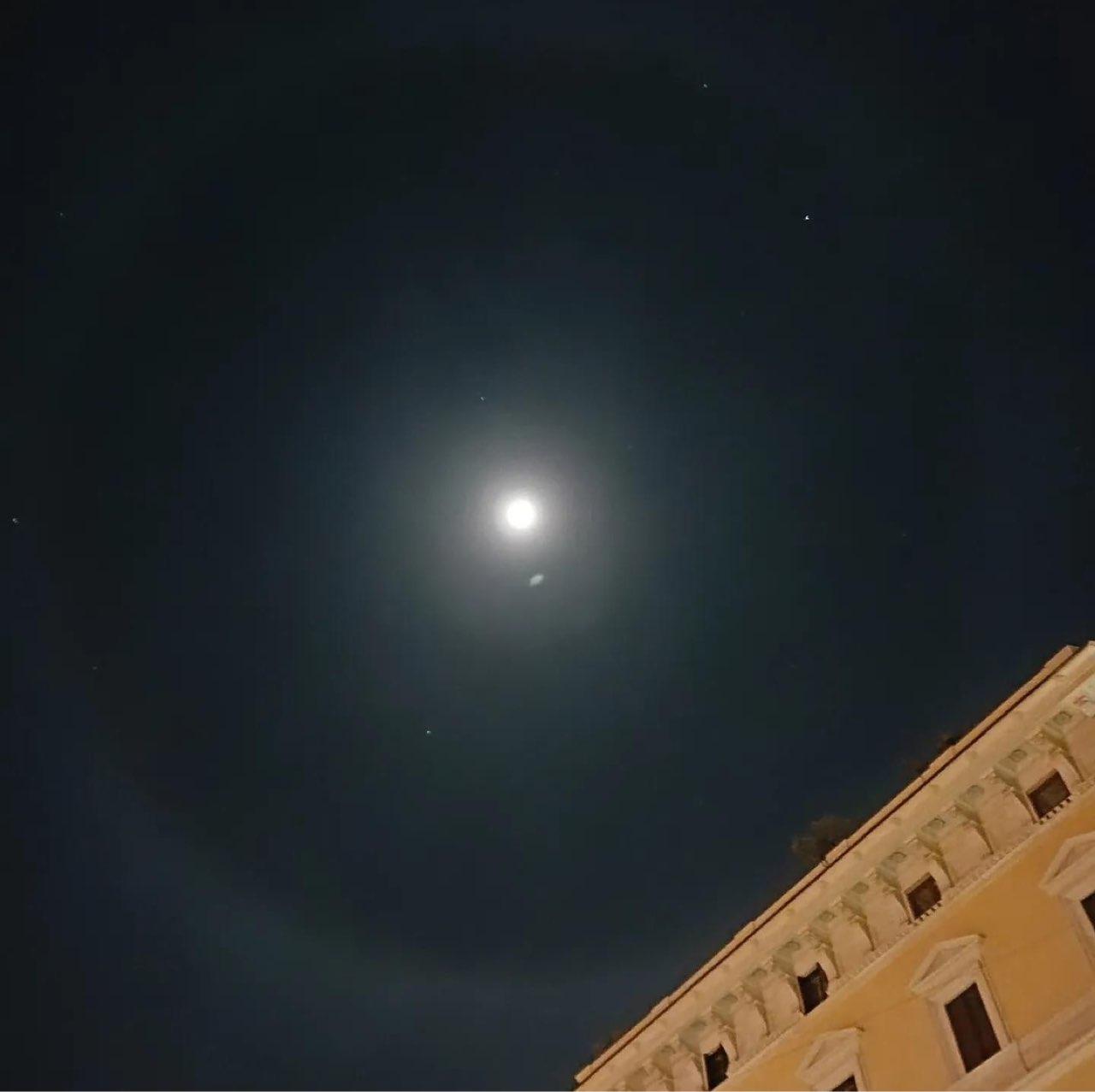 The Moon over Roma, Italia — waxing gibbous, Lunar Day 12