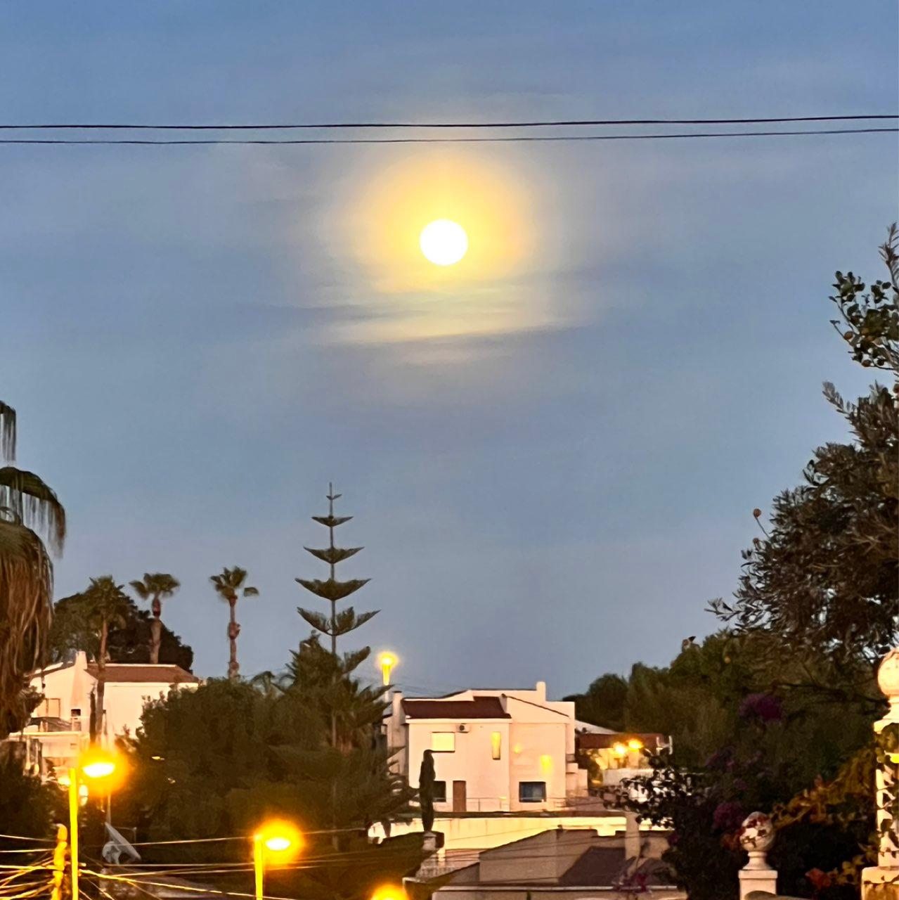 The Moon over Crevillente, España — full moon, Lunar Day 15