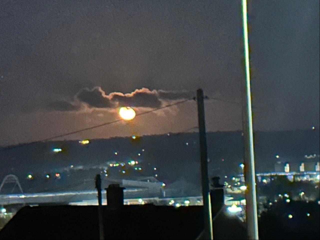 The Moon over Llanelli, United Kingdom — waning gibbous, Lunar Day 19