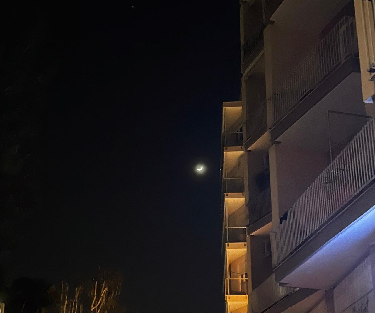 The Moon over Bari, Italia — waxing crescent, Lunar Day 5