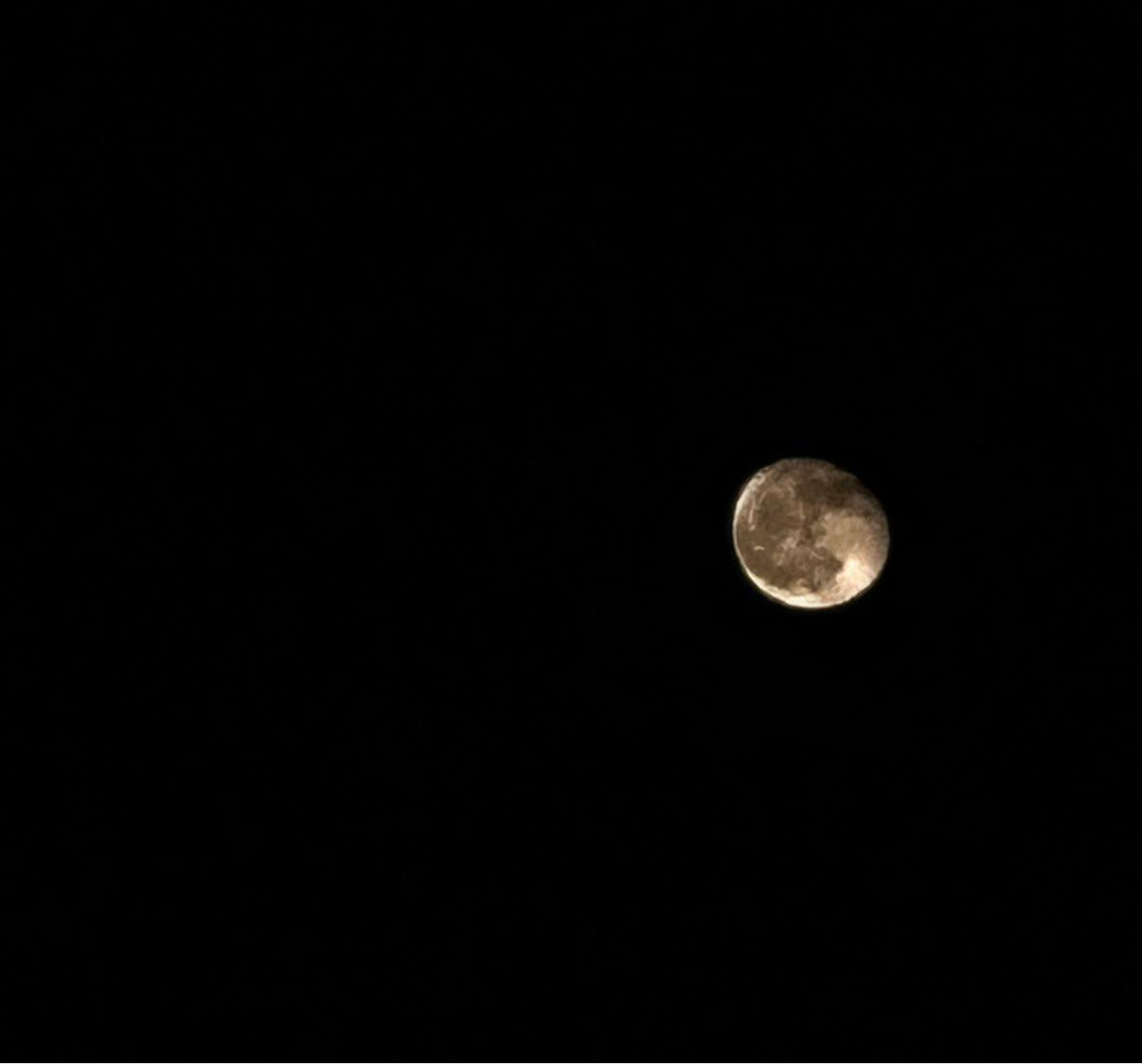 The Moon over Cabo San Lucas, México — waning gibbous, Lunar Day 18