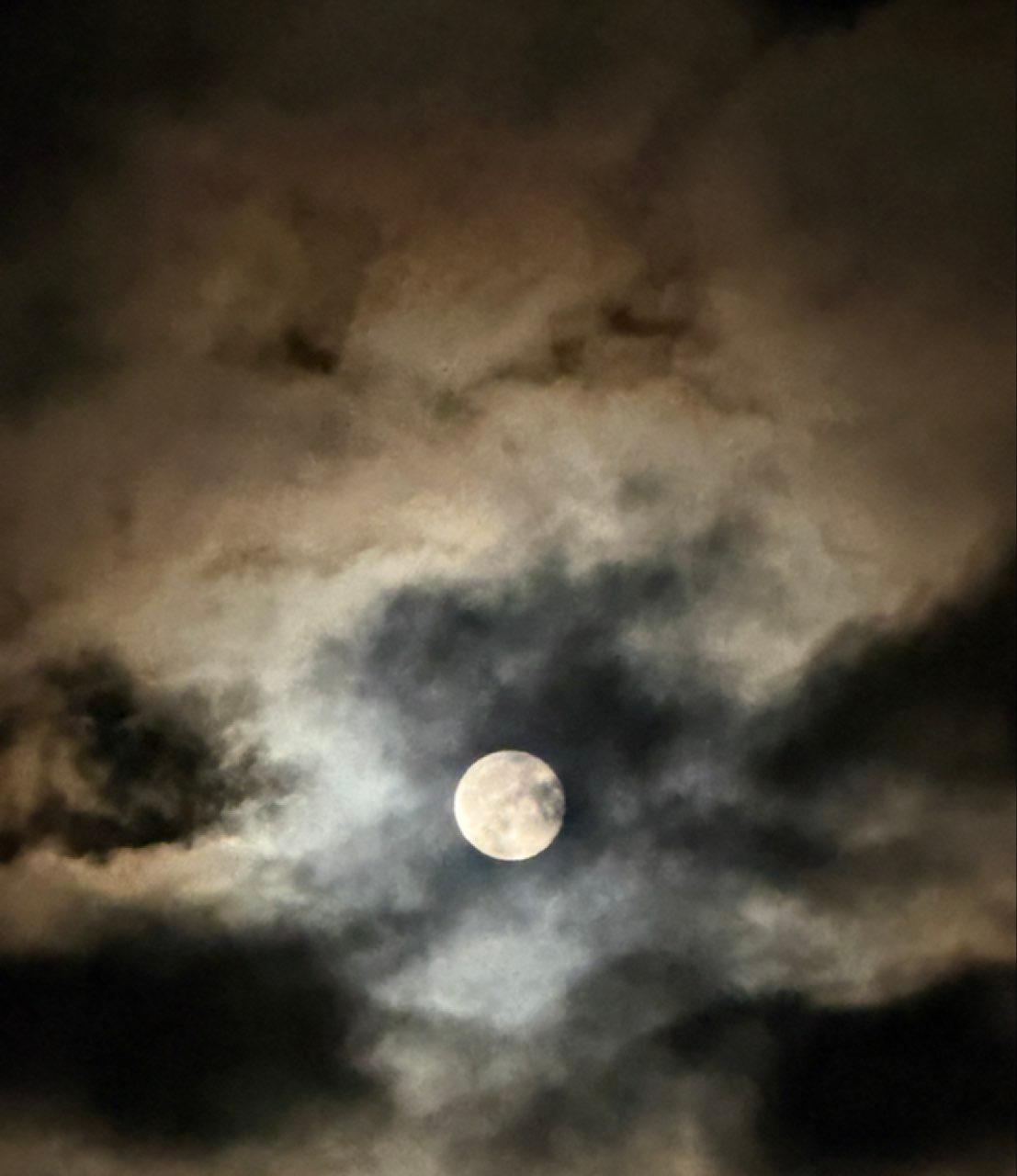 The Moon over St Albans, United Kingdom — full moon, Lunar Day 18