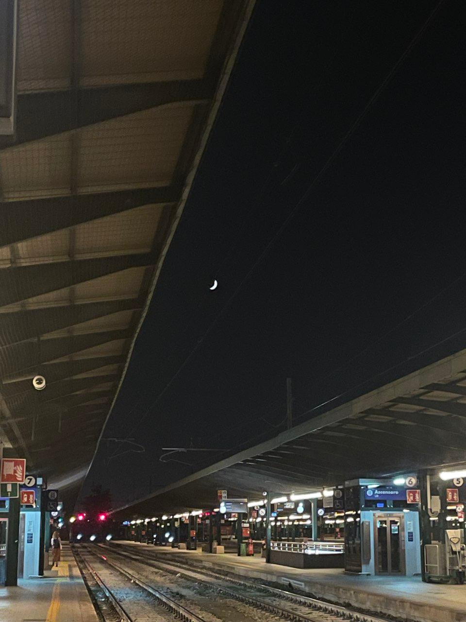 The Moon over Bari, Italy — waxing crescent, Lunar Day 5