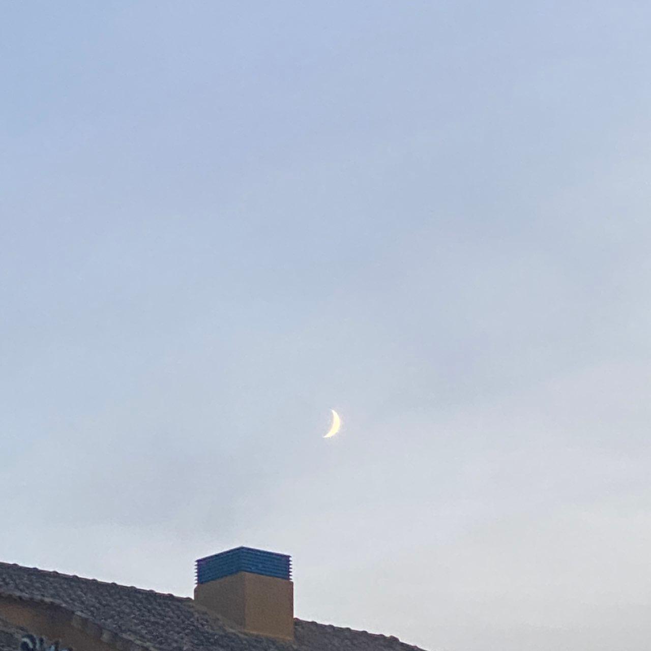 The Moon over Denia, España — waxing crescent, Lunar Day 5