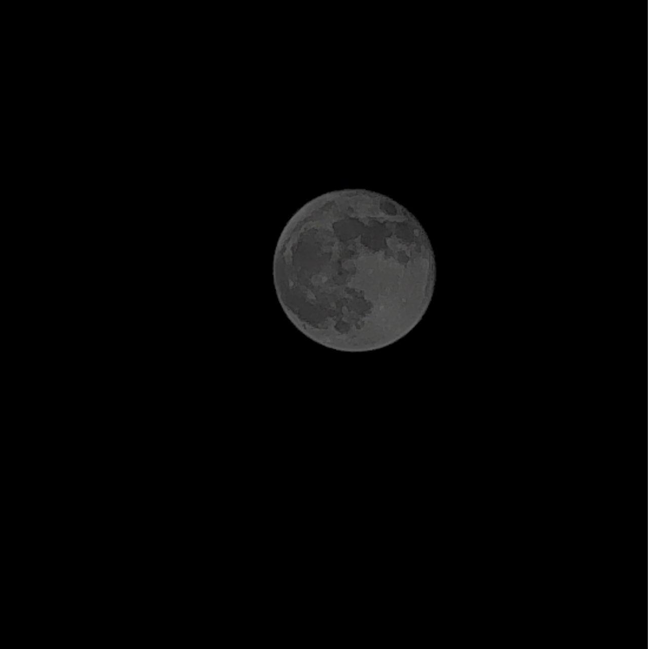 The Moon over Villena, España — full moon, Lunar Day 17