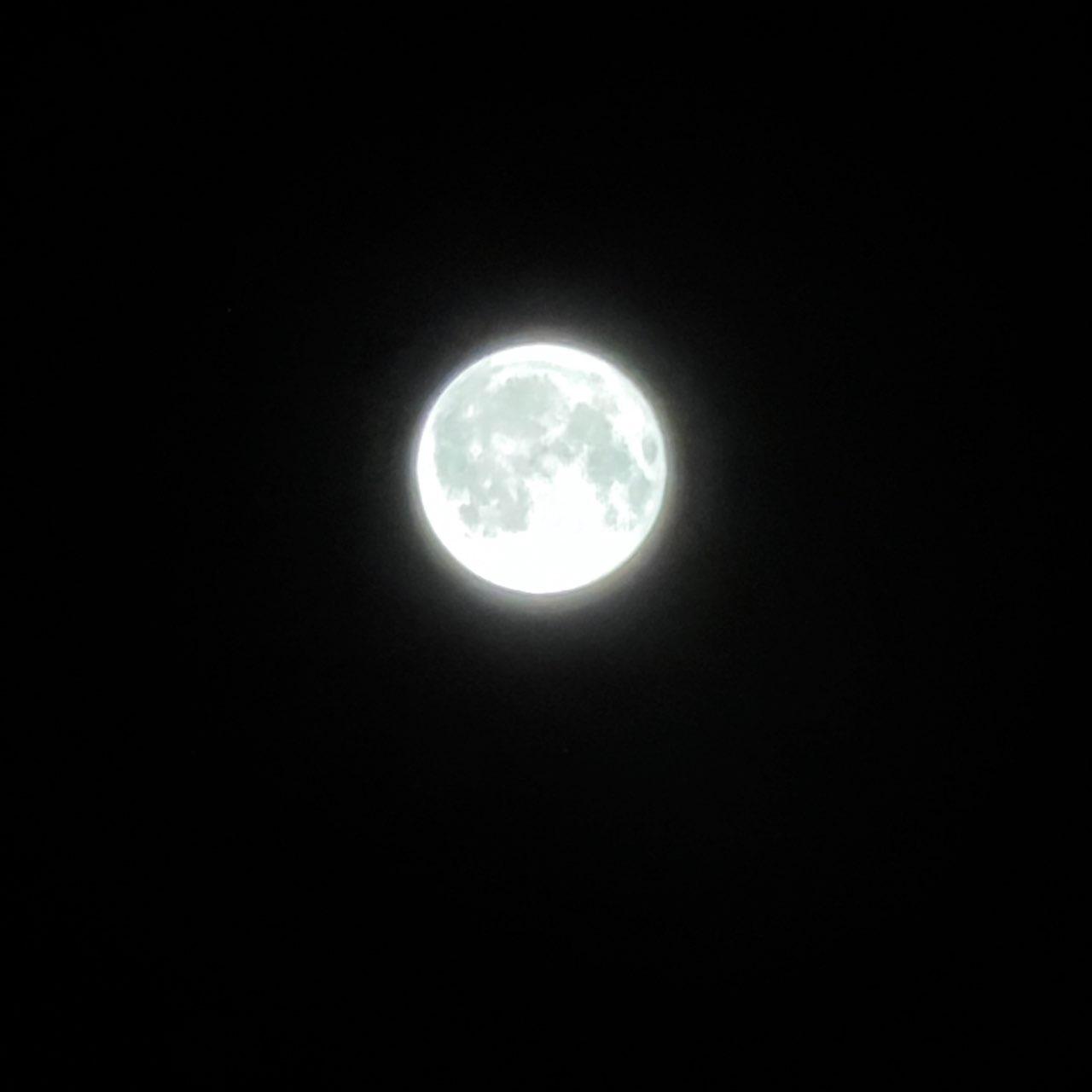 The Moon over Bromley, United Kingdom — full moon, Lunar Day 16