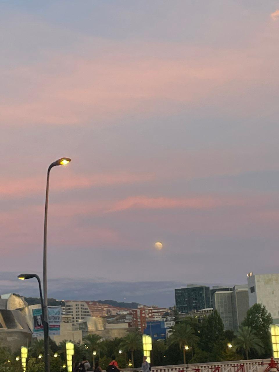 The Moon over Bilbao, España — full moon, Lunar Day 14