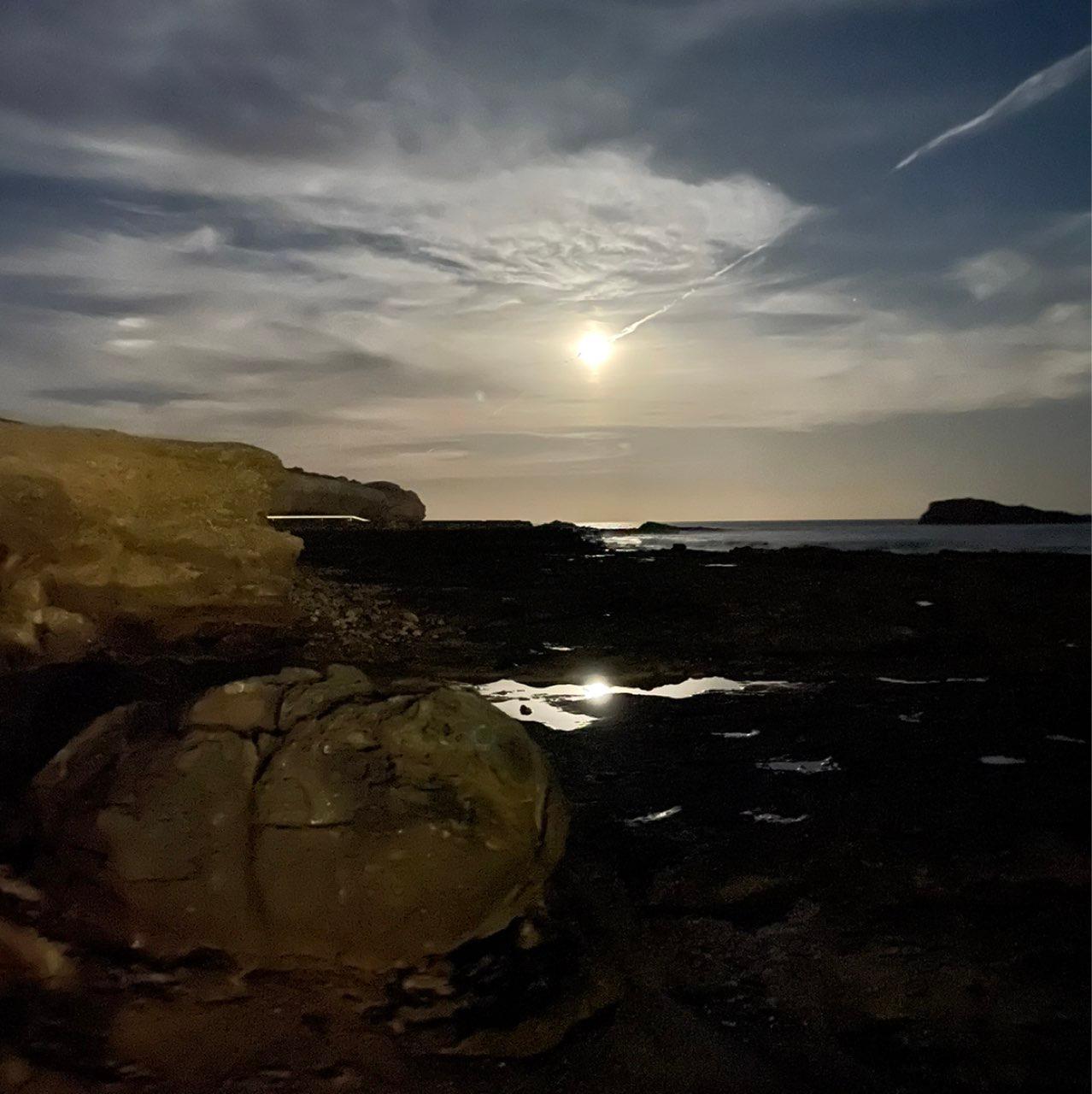 The Moon over Agüimes, España — full moon, Lunar Day 16