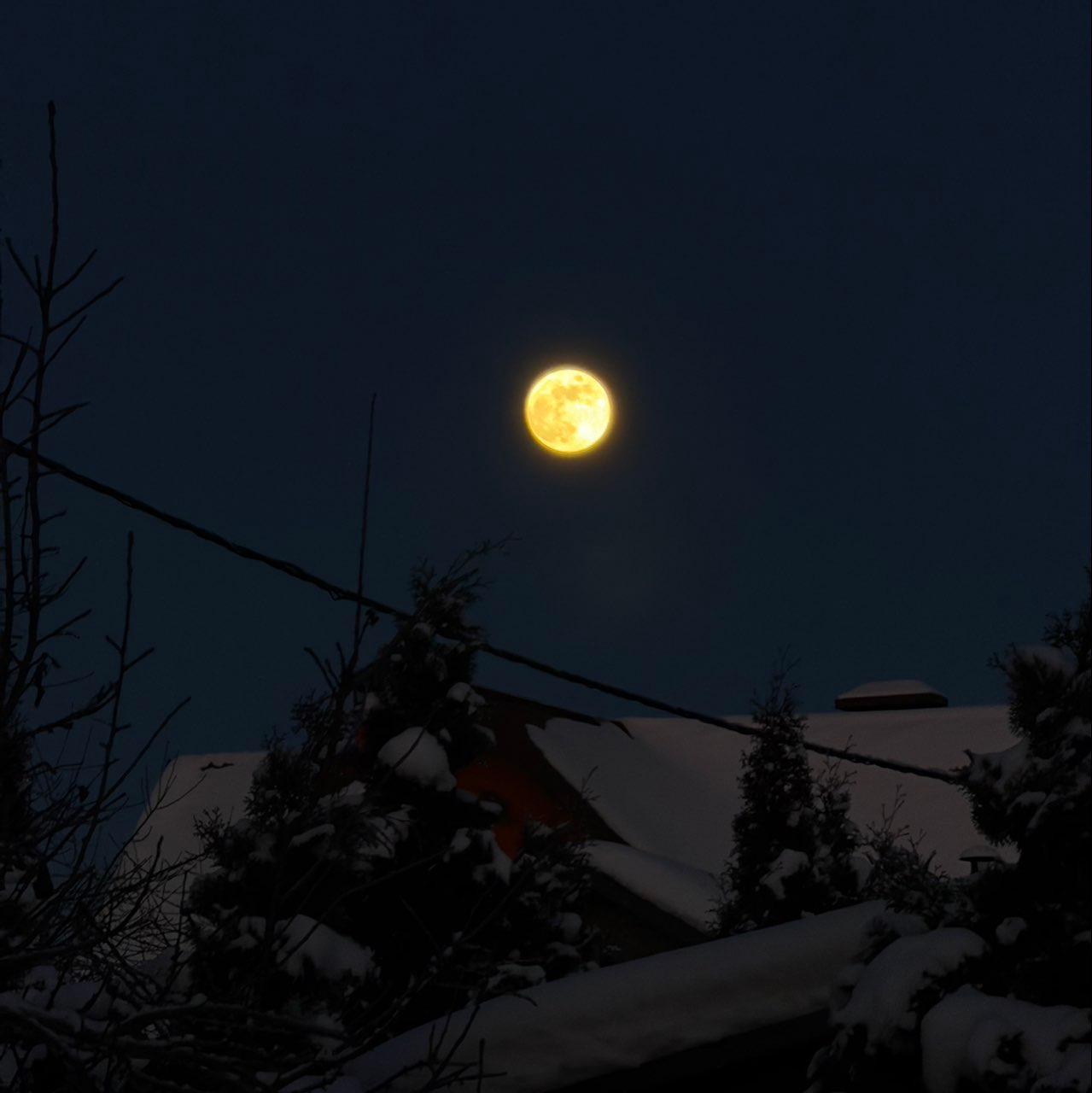 The Moon over Minsk, Belarus — full moon, Lunar Day 15