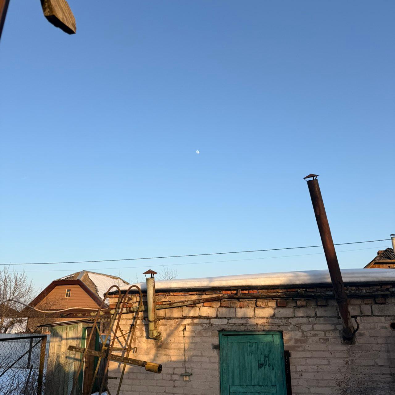 The Moon over Bobruysk, Belarus — waxing gibbous, Lunar Day 12