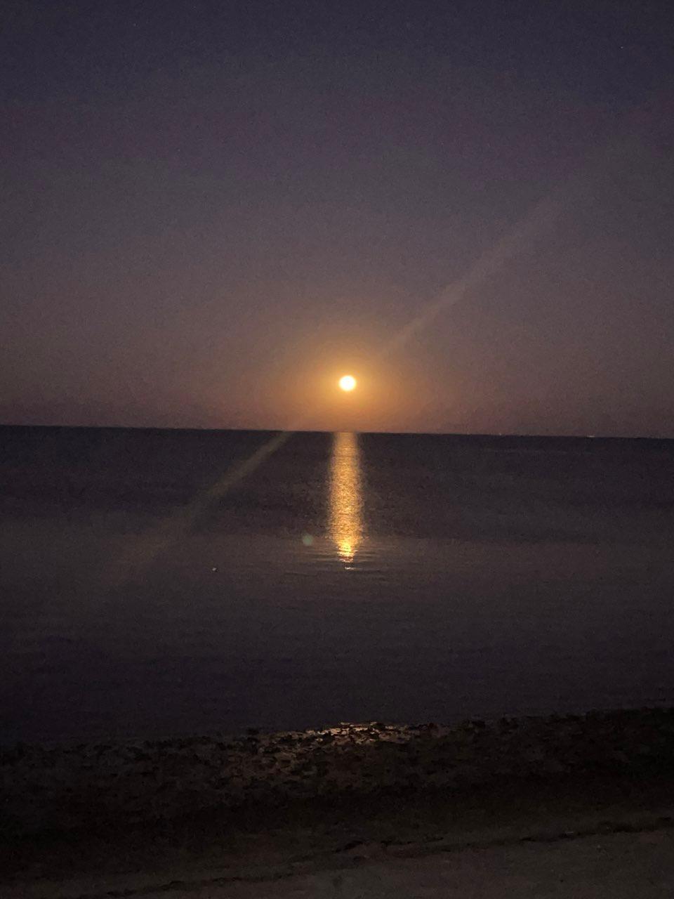 The Moon over Stansbury, Australia — full moon, Lunar Day 16