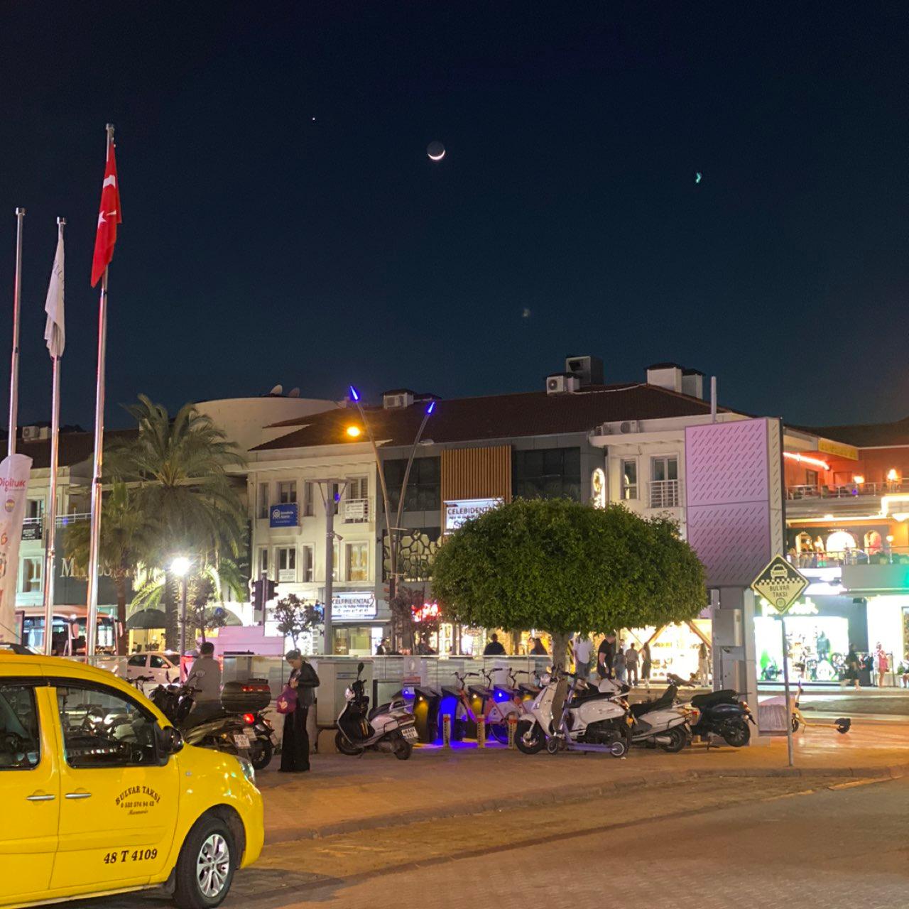 The Moon over Marmaris, Türkiye — waxing crescent, Lunar Day 3