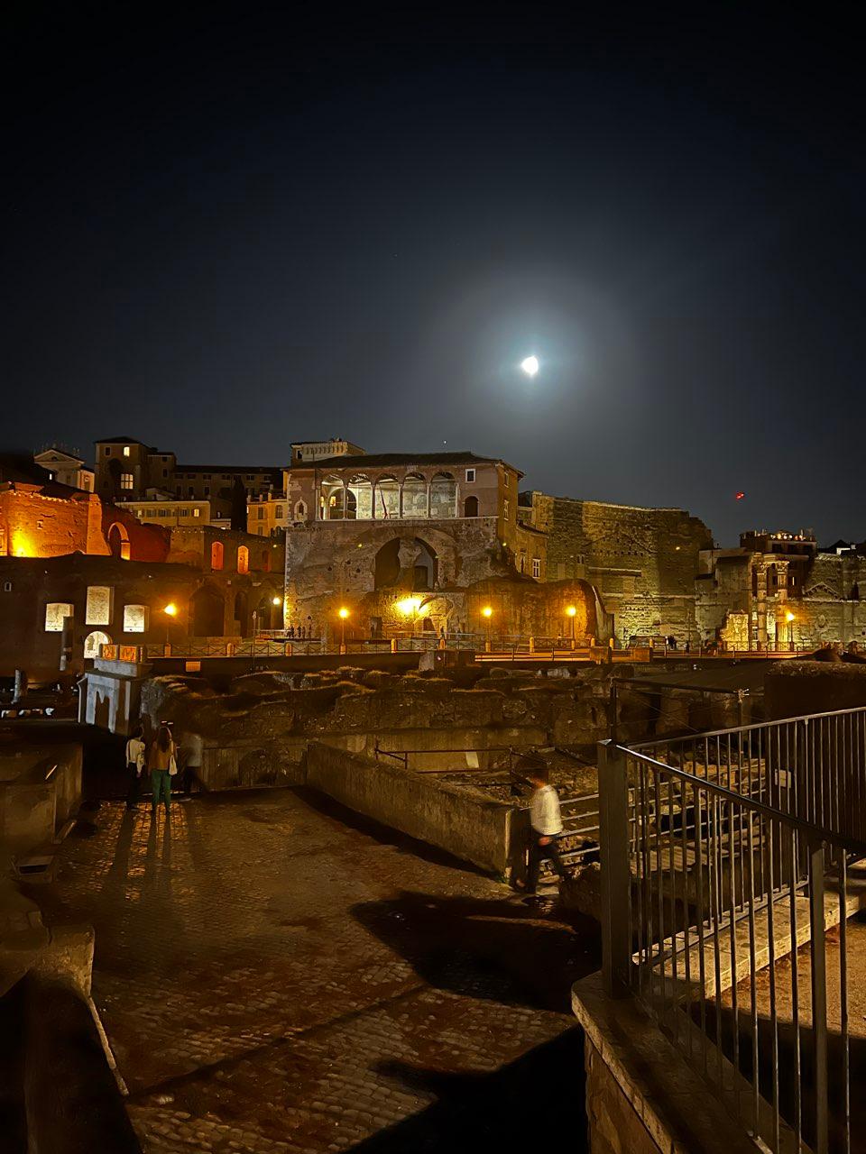 The Moon over Roma, Italia — full moon, Lunar Day 15